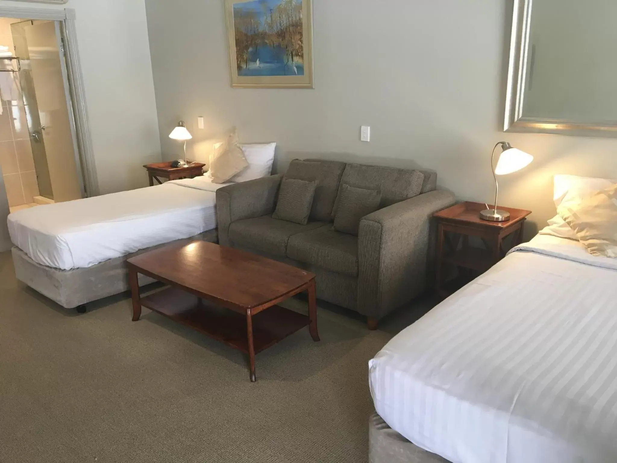 Bed in Shangri-La Gardens Bed in Shangri-La Gardens