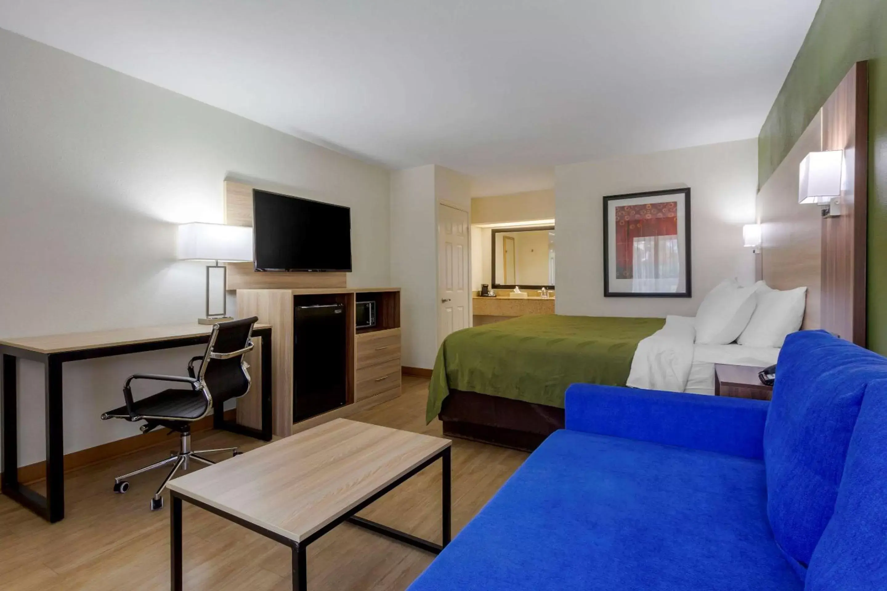 Bedroom, Seating Area in Quality Inn Walterboro