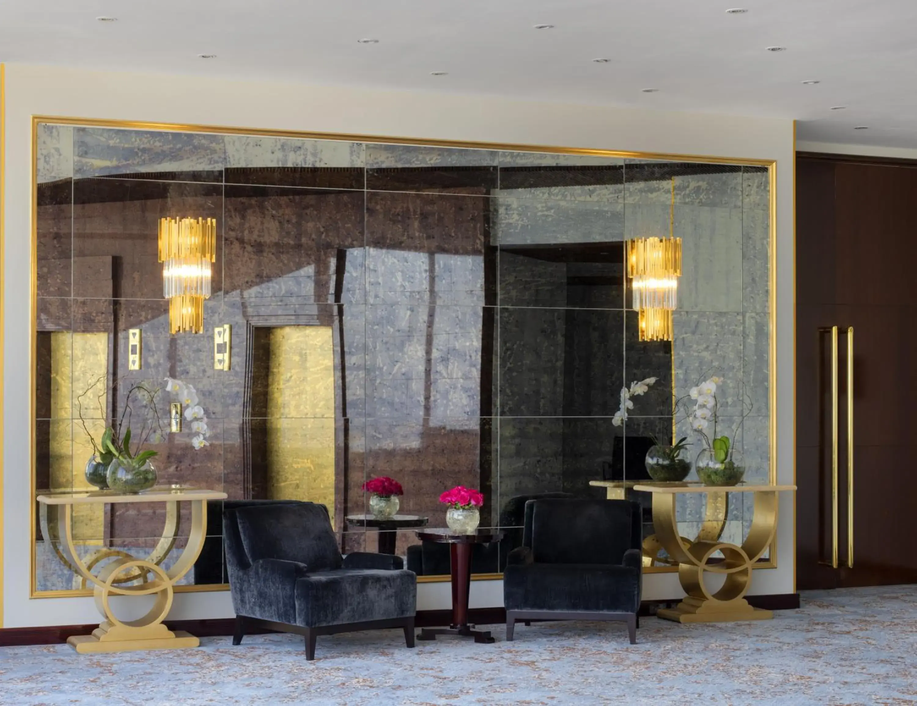 Area and facilities, Lobby/Reception in Radisson Blu Hotel, Dubai Deira Creek