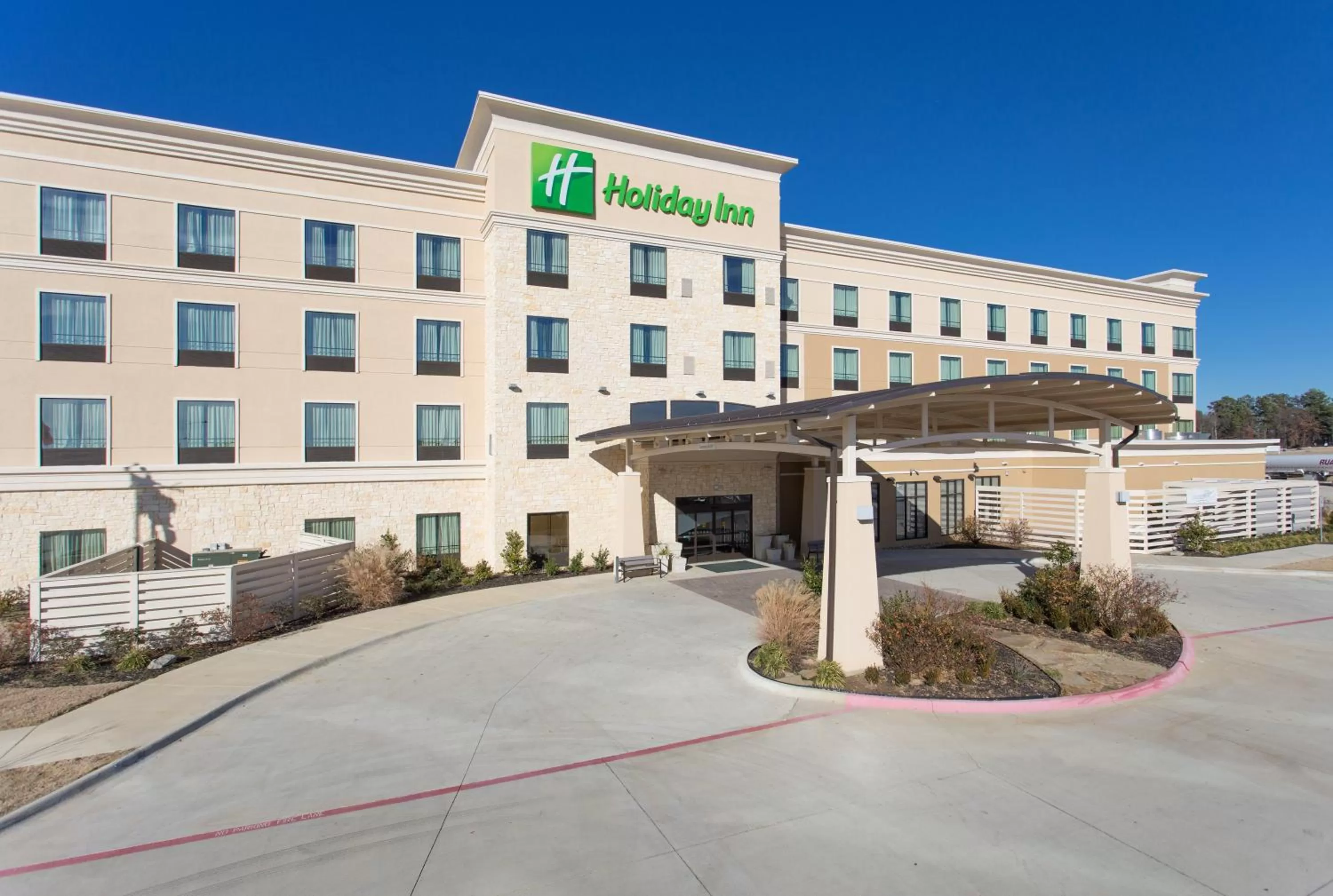 Property building in Holiday Inn Texarkana Arkansas Convention Center by IHG