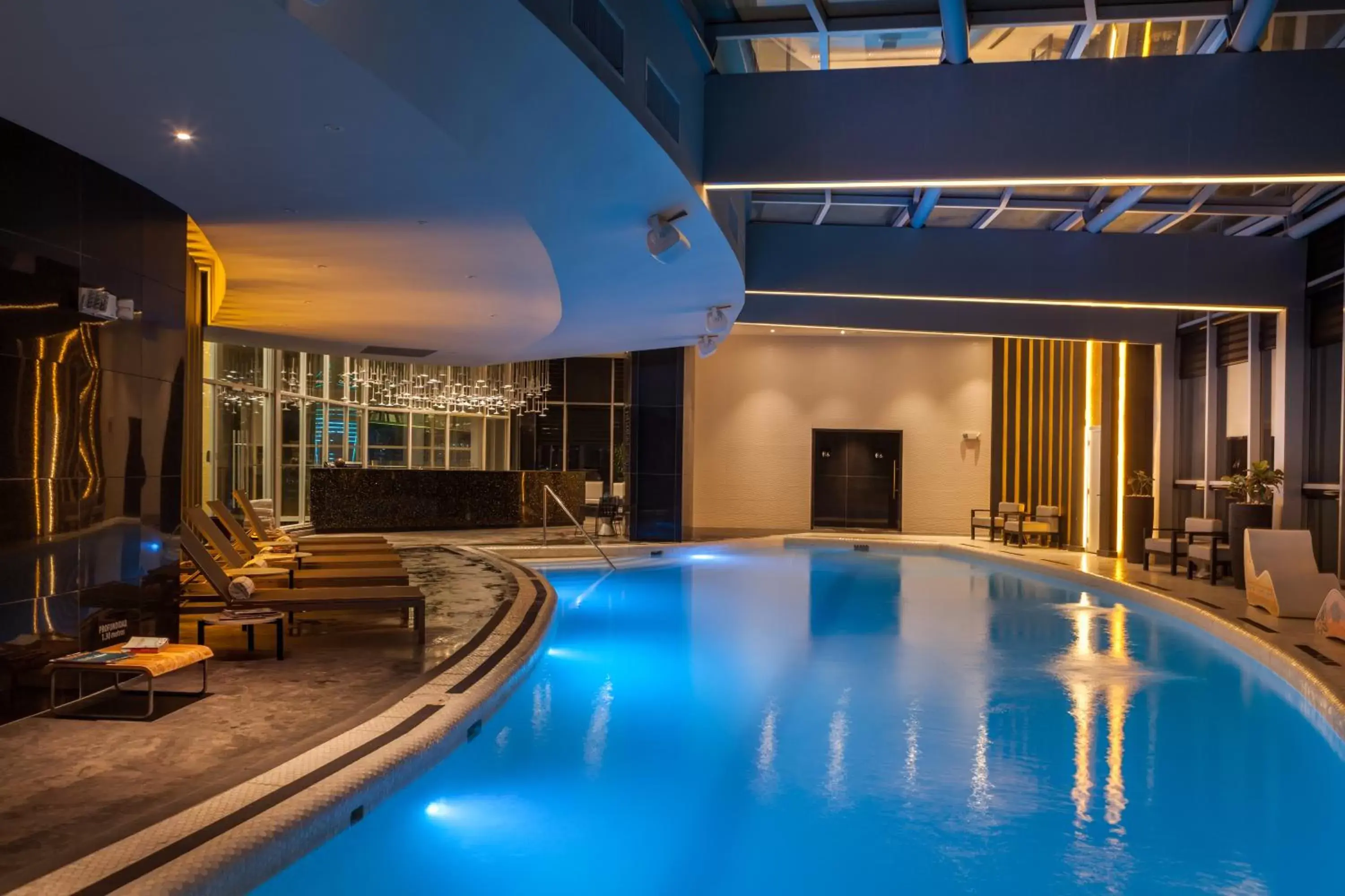 Swimming Pool in Hotel Las Americas Golden Tower Panamá