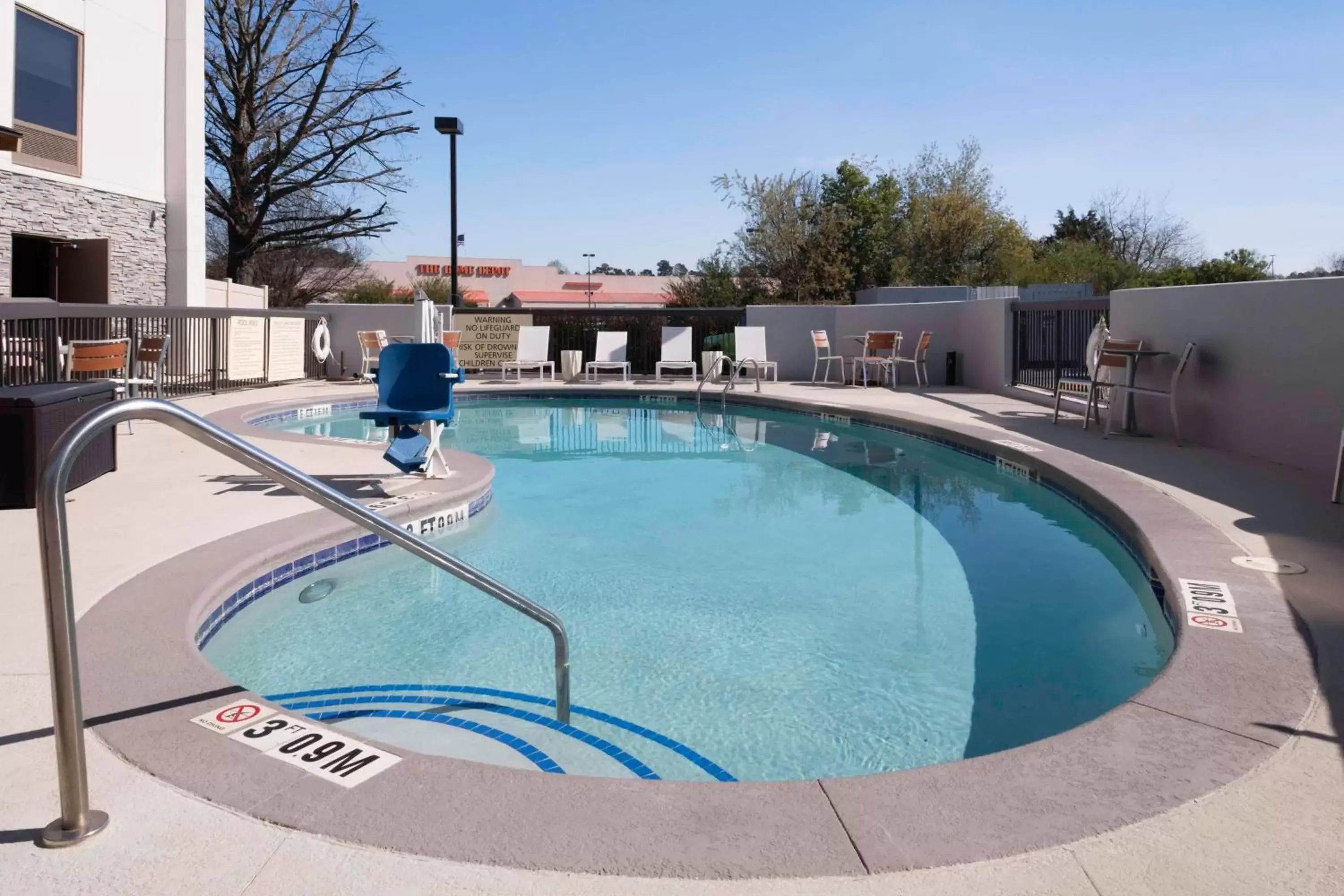 Pool view, Swimming Pool in Hampton Inn Conyers