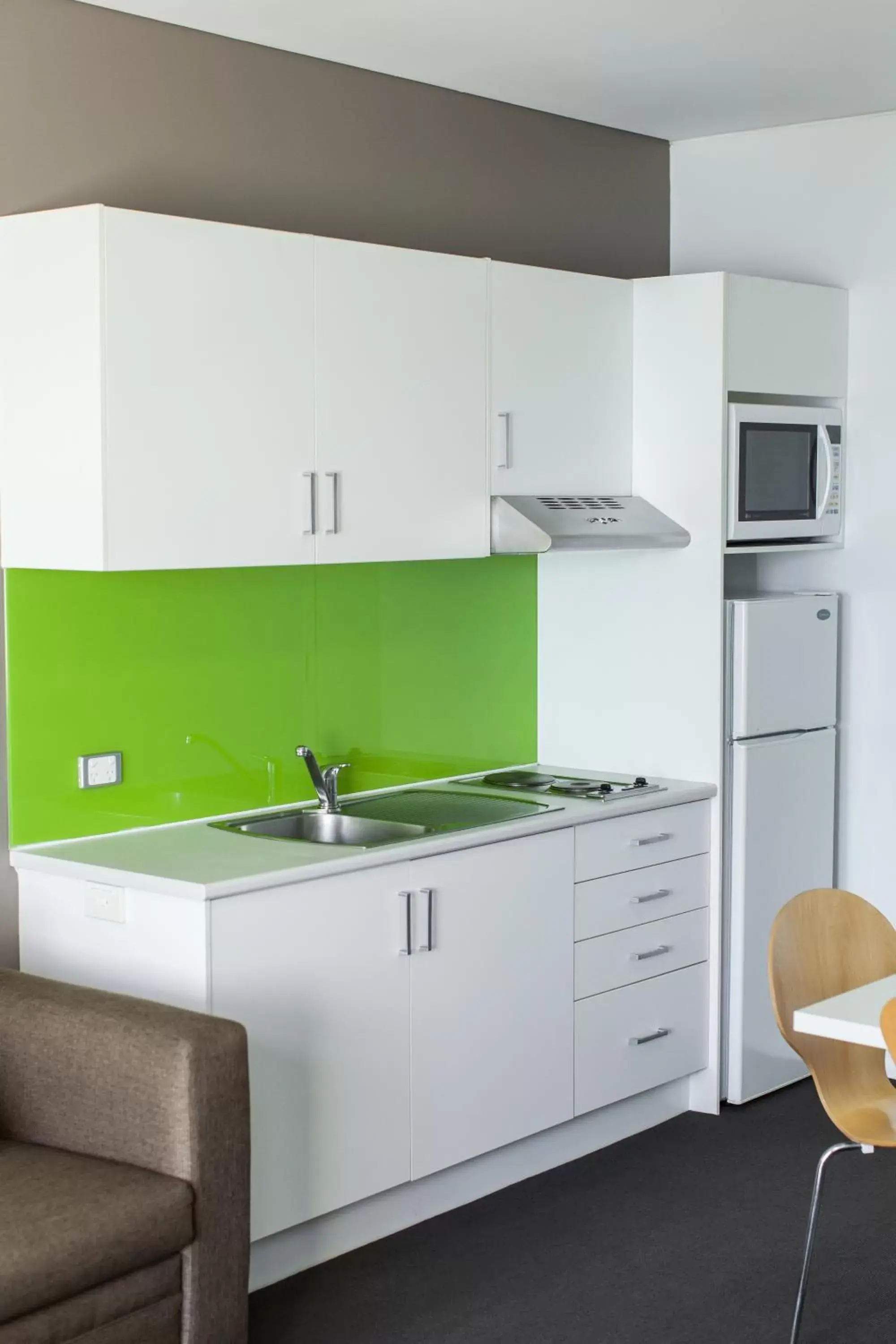 Kitchen or kitchenette, Kitchen/Kitchenette in Majestic Oasis Apartments