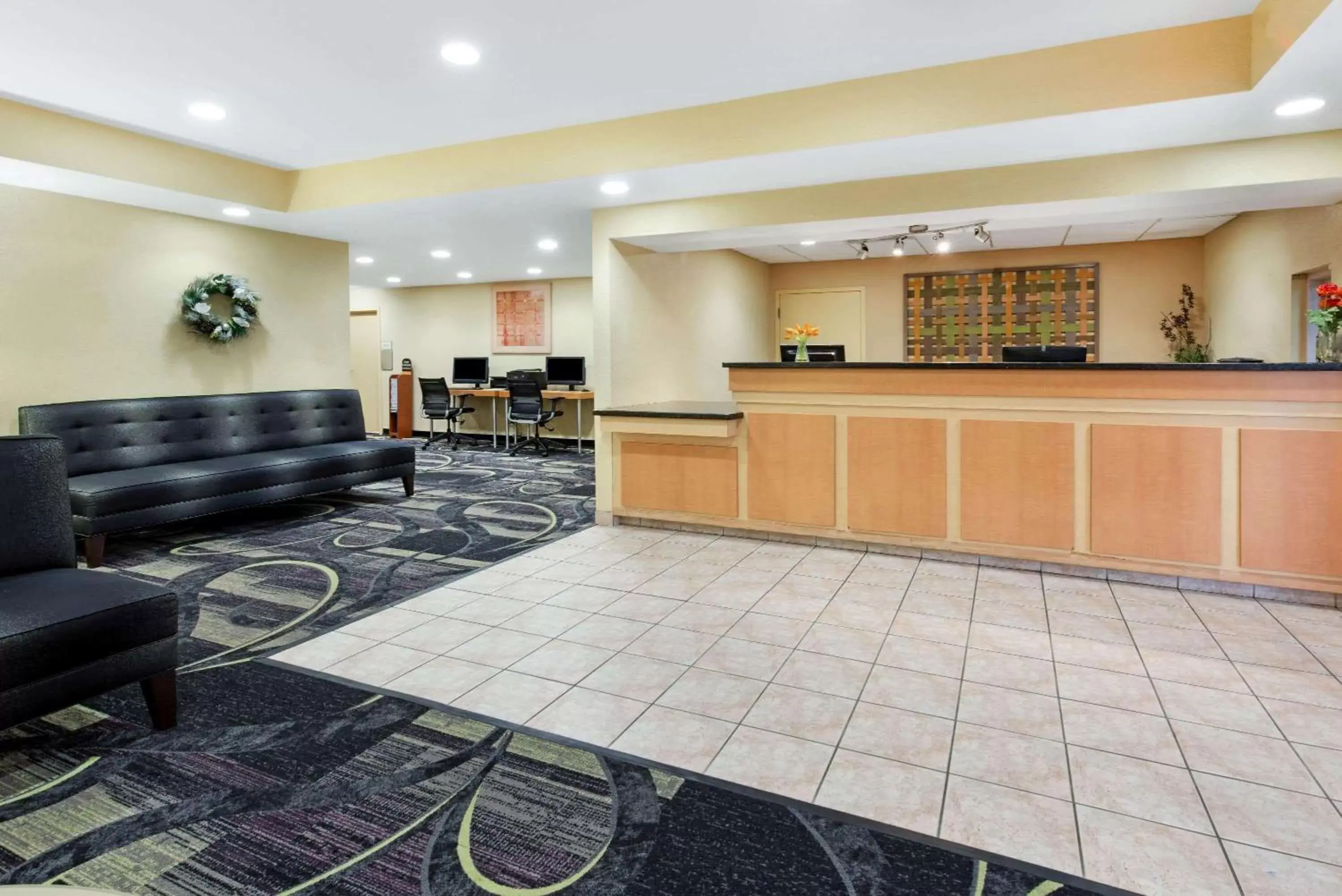 Lobby or reception in La Quinta by Wyndham Fort Lauderdale Pompano Beach Lobby or reception in La Quinta by Wyndham Fort Lauderdale Pompano Beach
