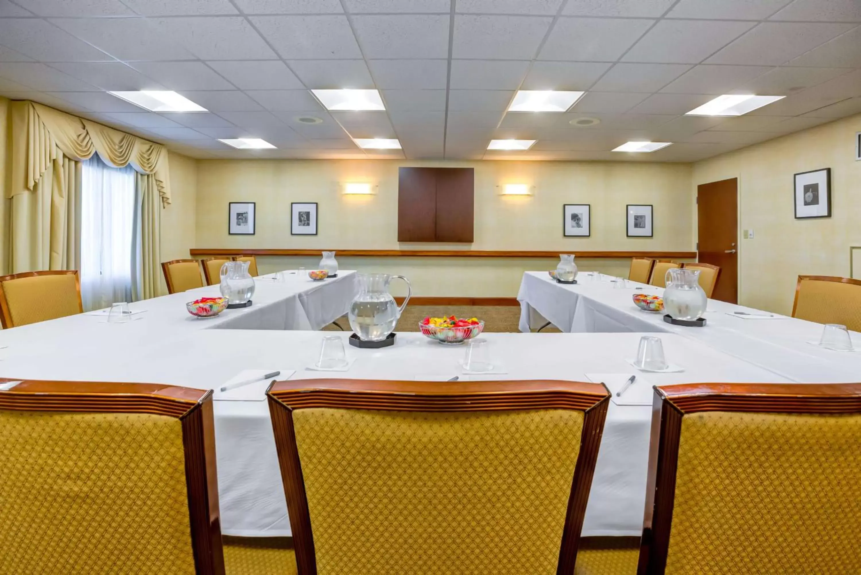 Meeting/conference room in Hampton Inn Boston-Norwood