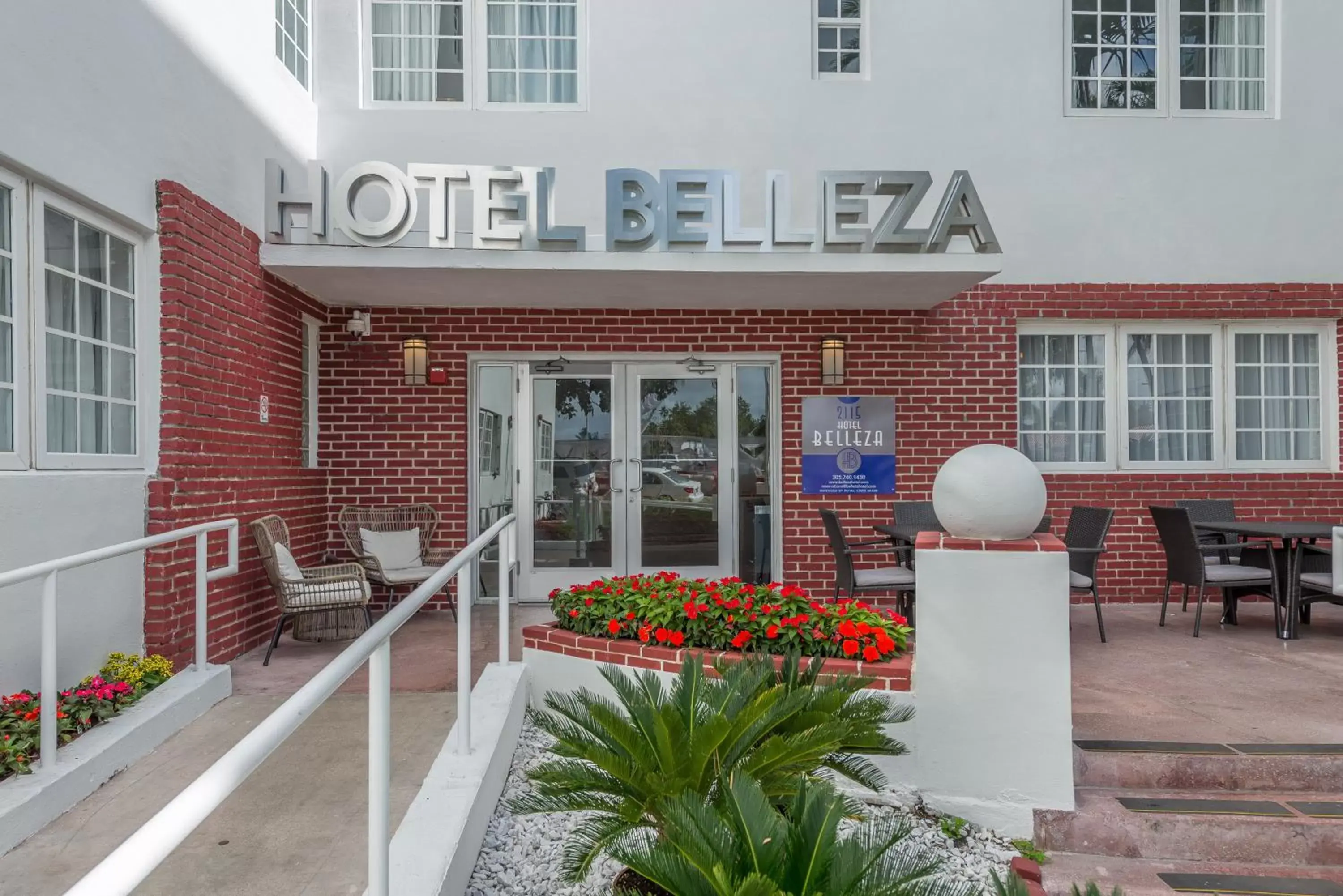 Facade/entrance in Hotel Belleza