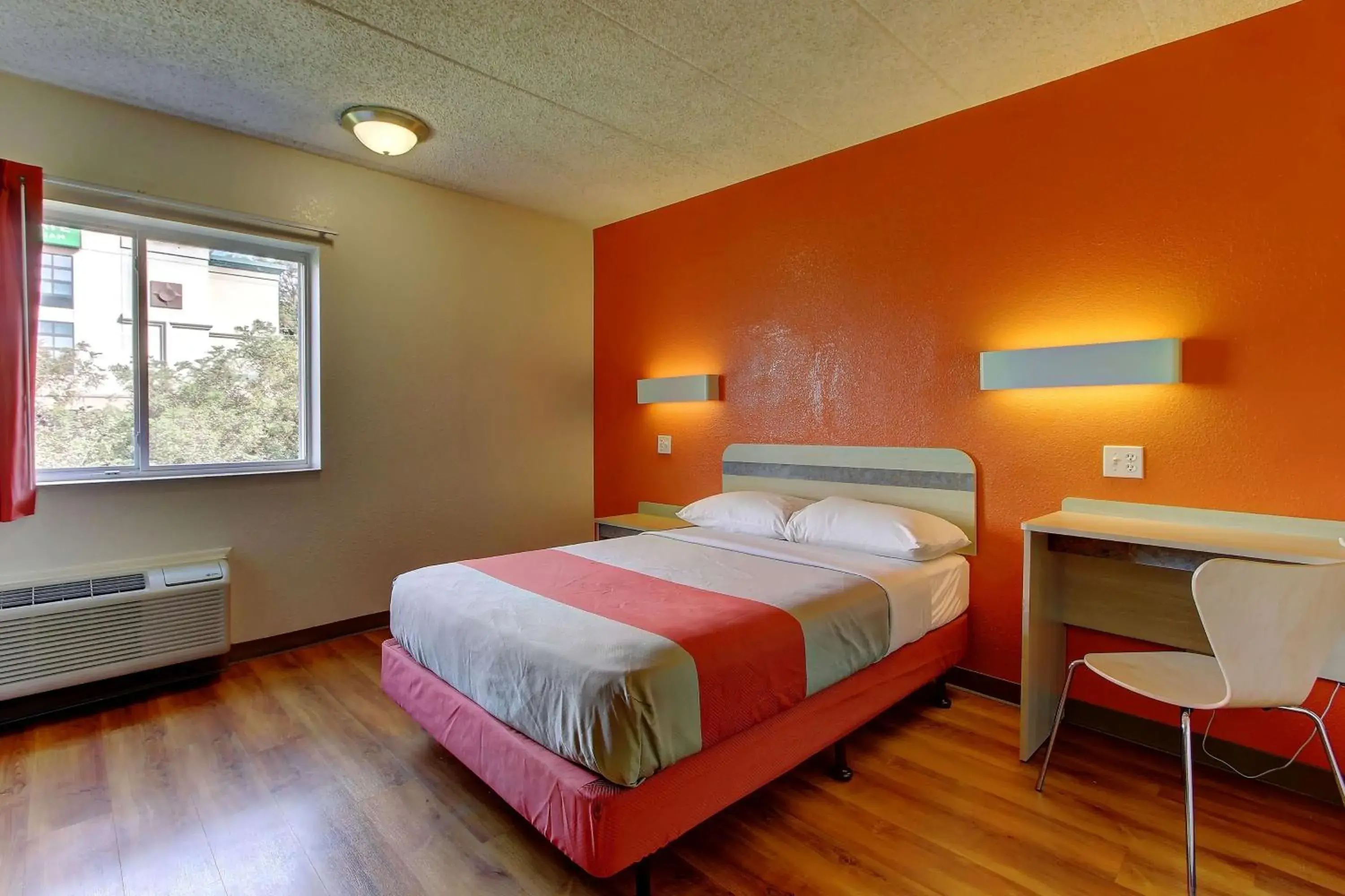Bedroom, Room Photo in Motel 6-York, PA - North
