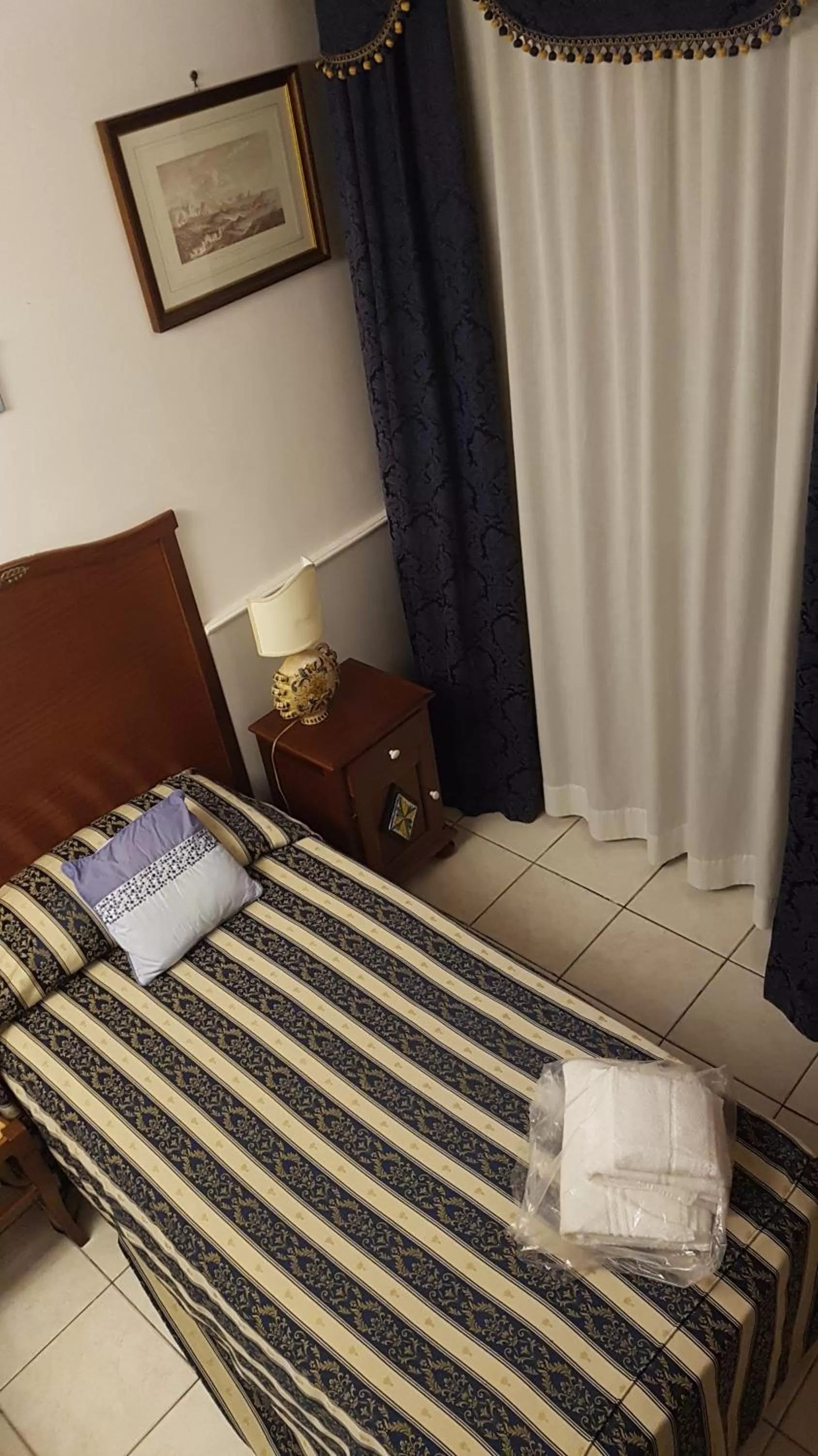 Bedroom, Bed in Hotel Sangiuliano 132 centro storico Catania