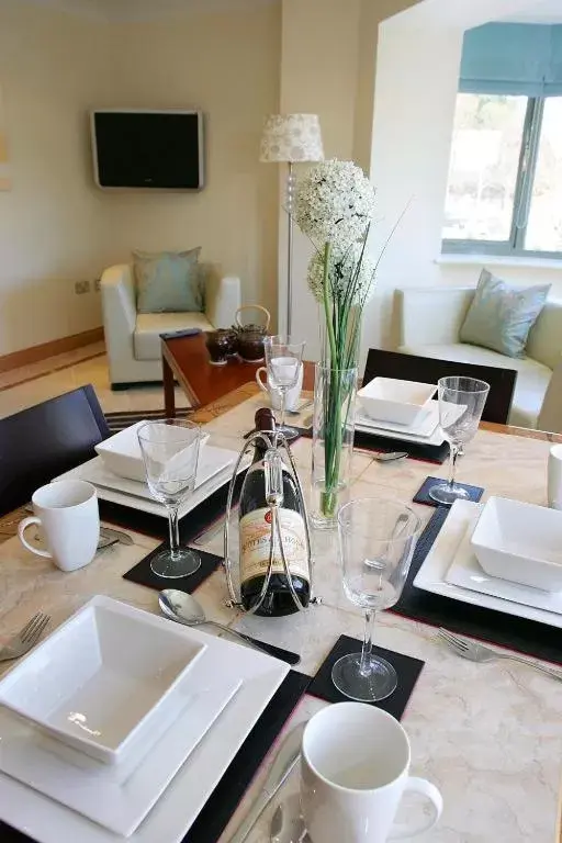 Dining area, Restaurant/Places to Eat in Park Place Apartments