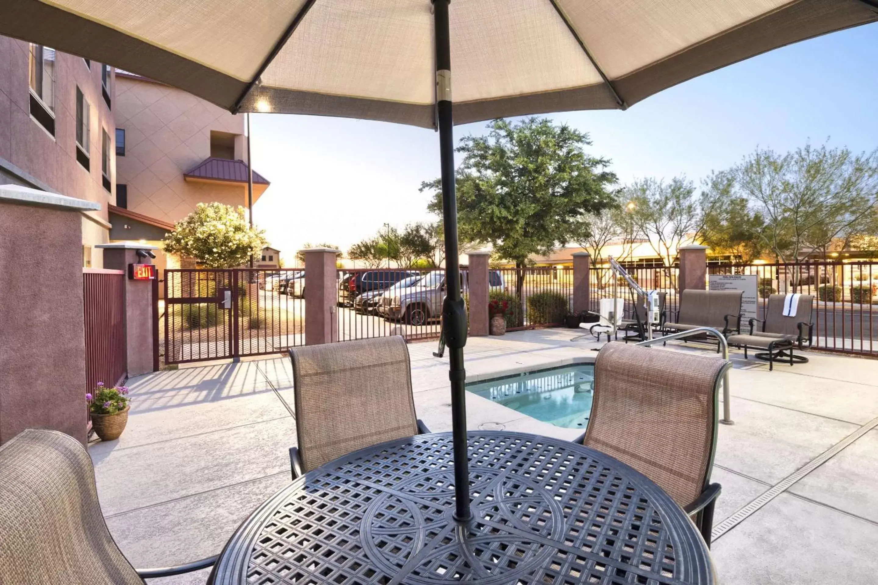 Swimming pool in Comfort Suites Goodyear-West Phoenix Swimming pool in Comfort Suites Goodyear-West Phoenix
