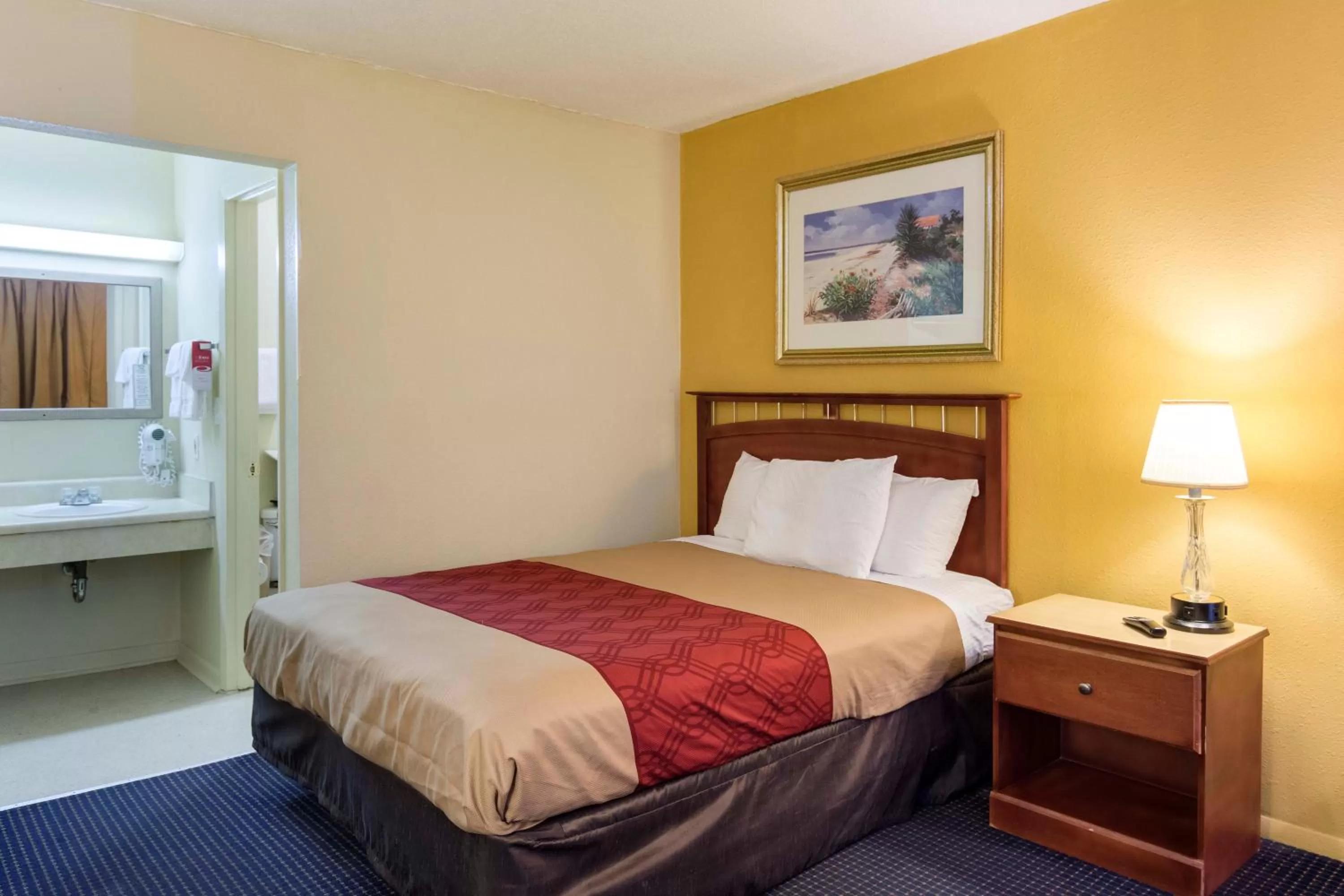 King Room - Non-Smoking in Econo Lodge Petersburg - Fort Lee
