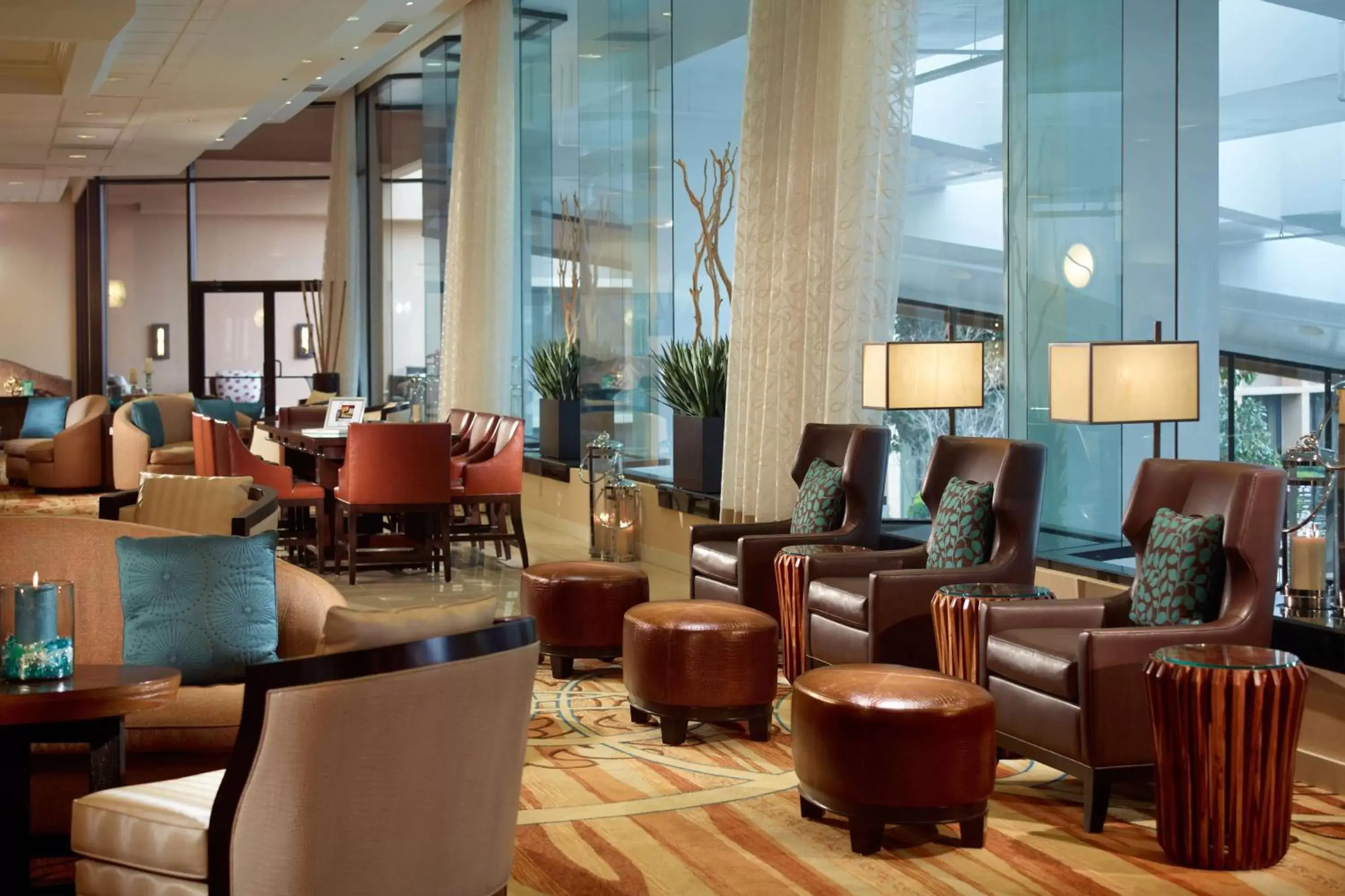 Lobby or reception, Lounge/Bar in Sonesta Nashville Airport