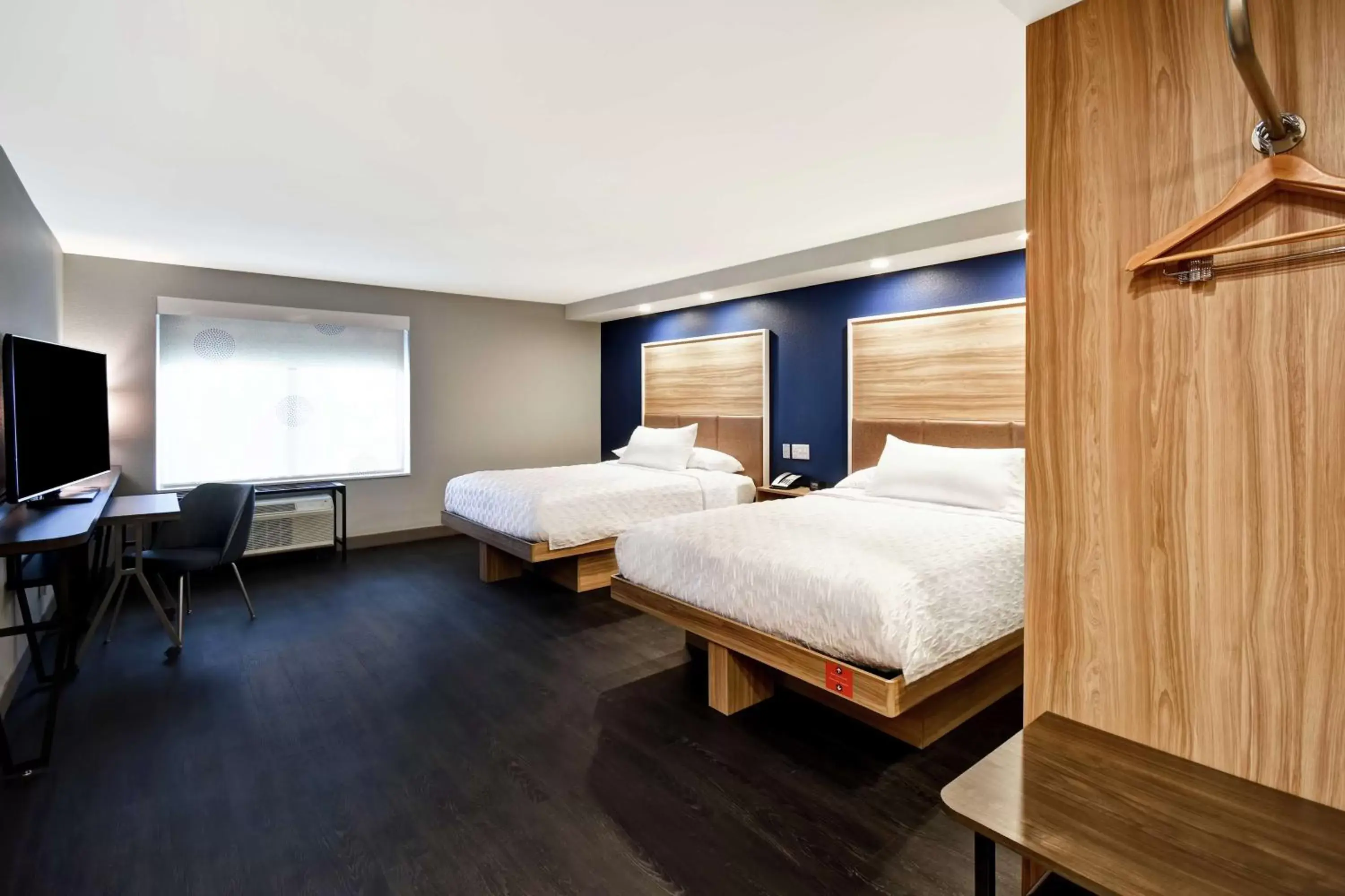 Queen Room with Roll In Shower - Mobility Accessible/Non-Smoking in Tru By Hilton Sterling Heights Detroit Queen Room with Roll In Shower - Mobility Accessible/Non-Smoking in Tru By Hilton Sterling Heights Detroit