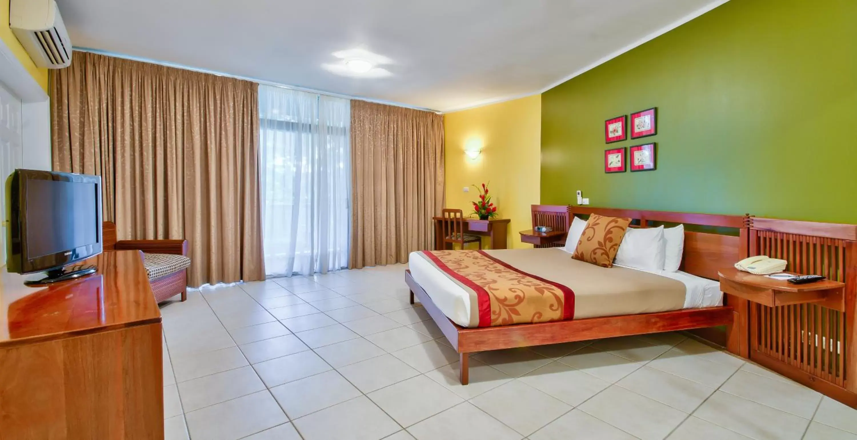 Bedroom in Tanoa International Hotel