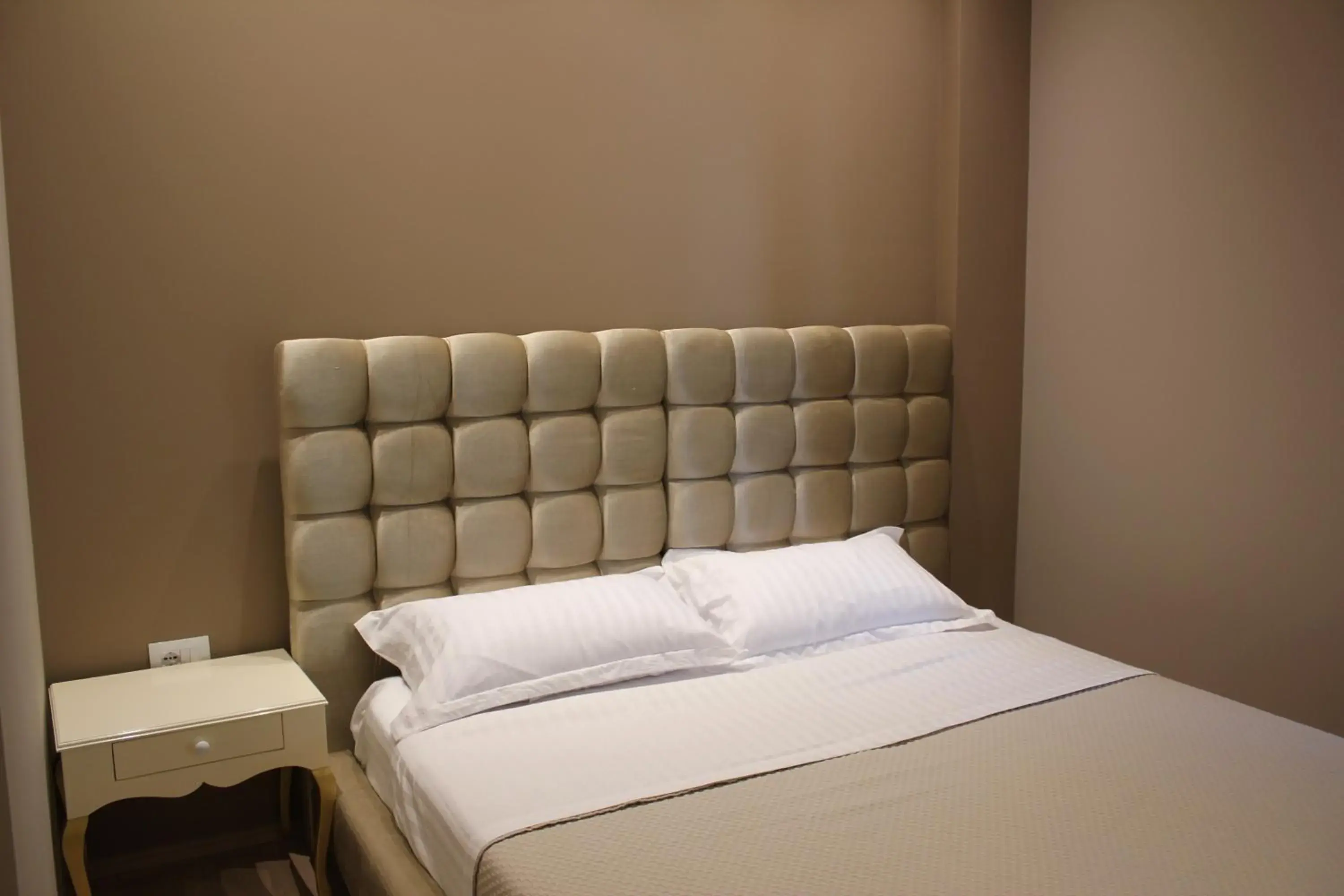 Decorative detail, Bed in Hotel Rezidenca Desaret
