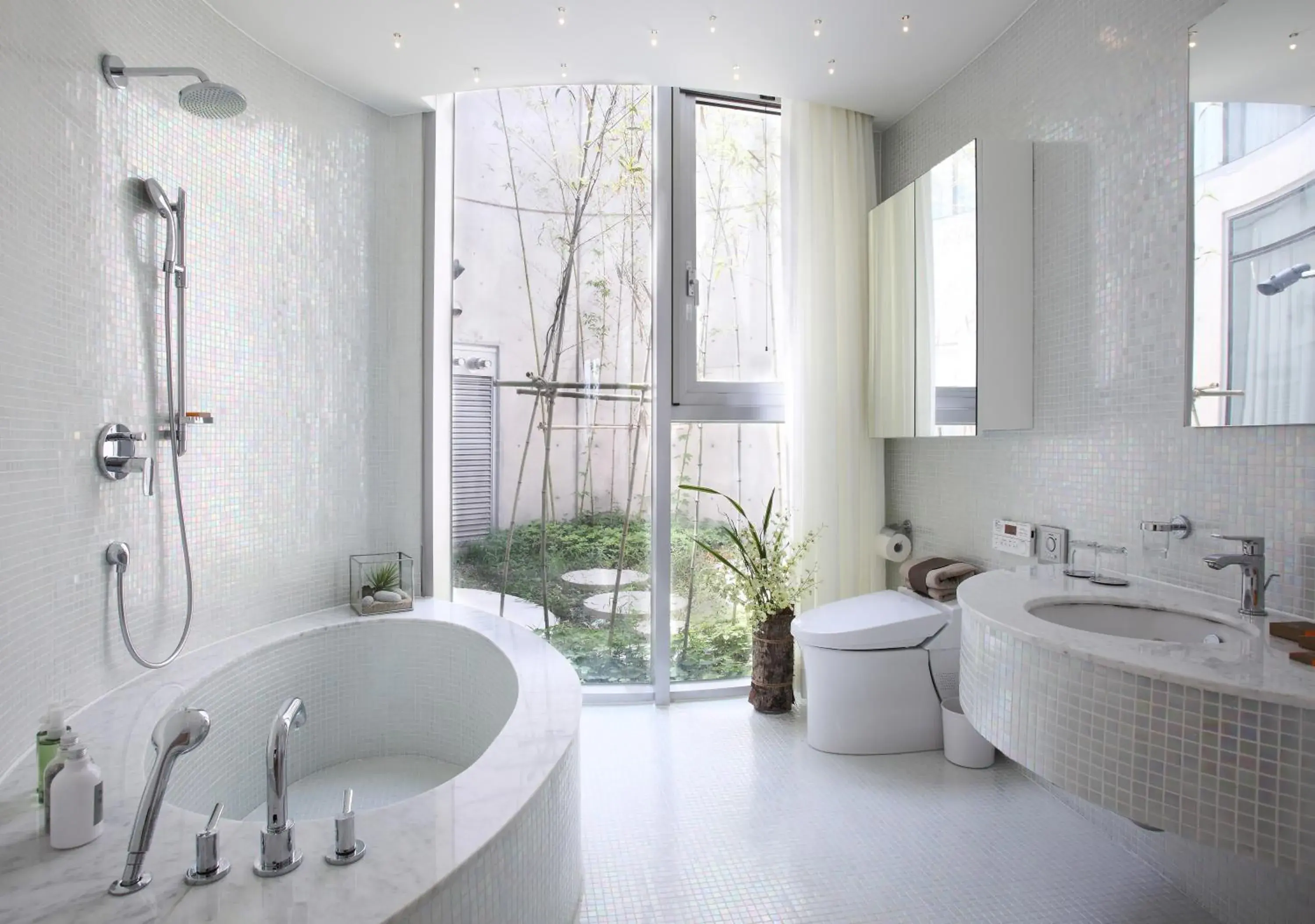 Shower, Bathroom in Lotte Resort Jeju Artvillas