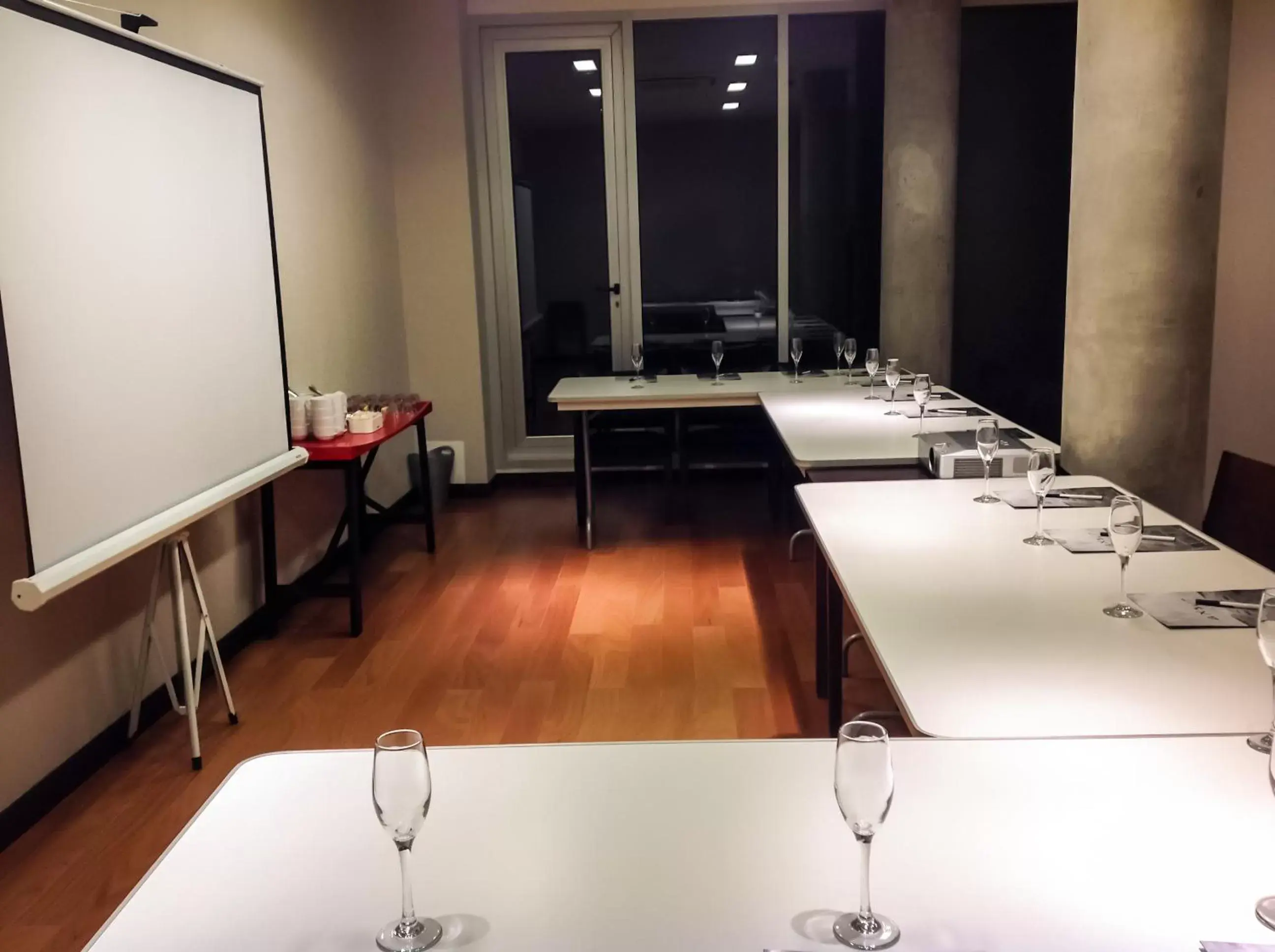 Banquet/Function facilities in AXSUR Design Hotel