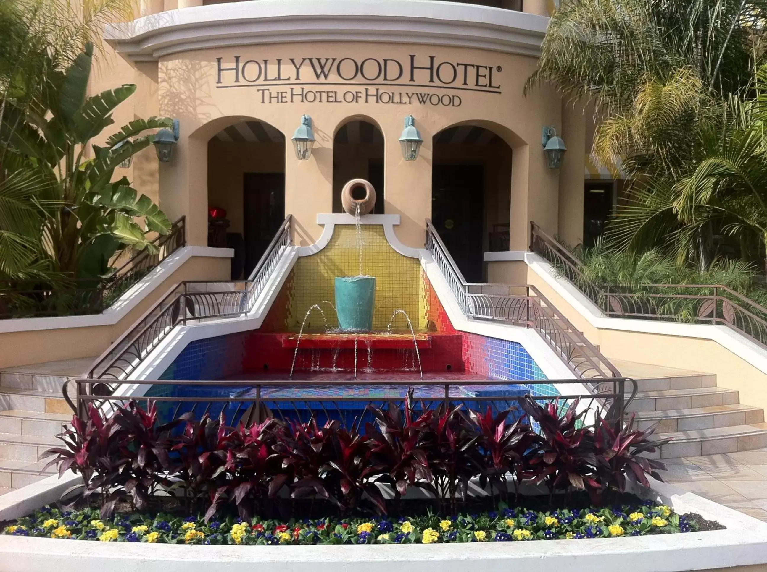 Patio in Hollywood Hotel - The Hotel of Hollywood Near Universal Studios