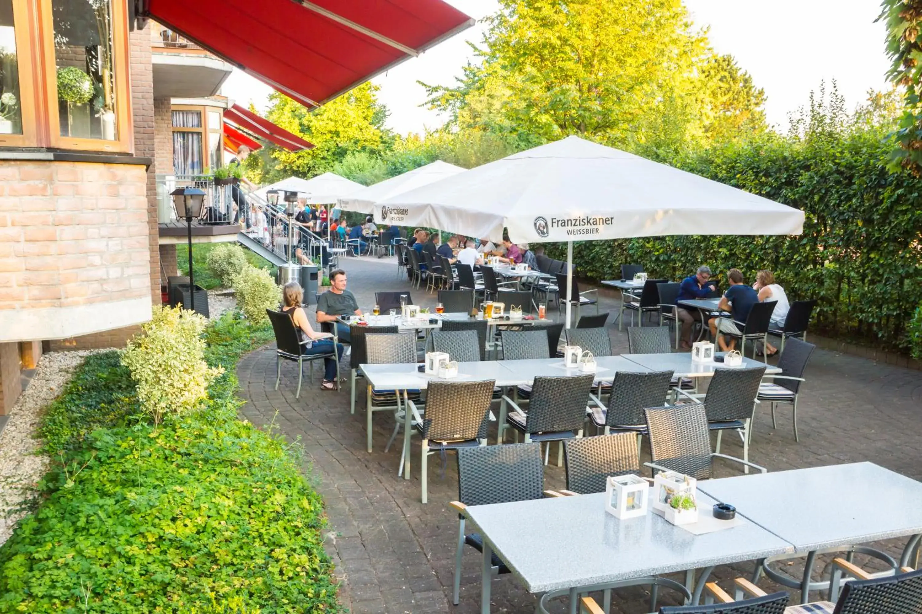 Balcony/Terrace, Restaurant/Places to Eat in Sport- und Tagungshotel De Poort