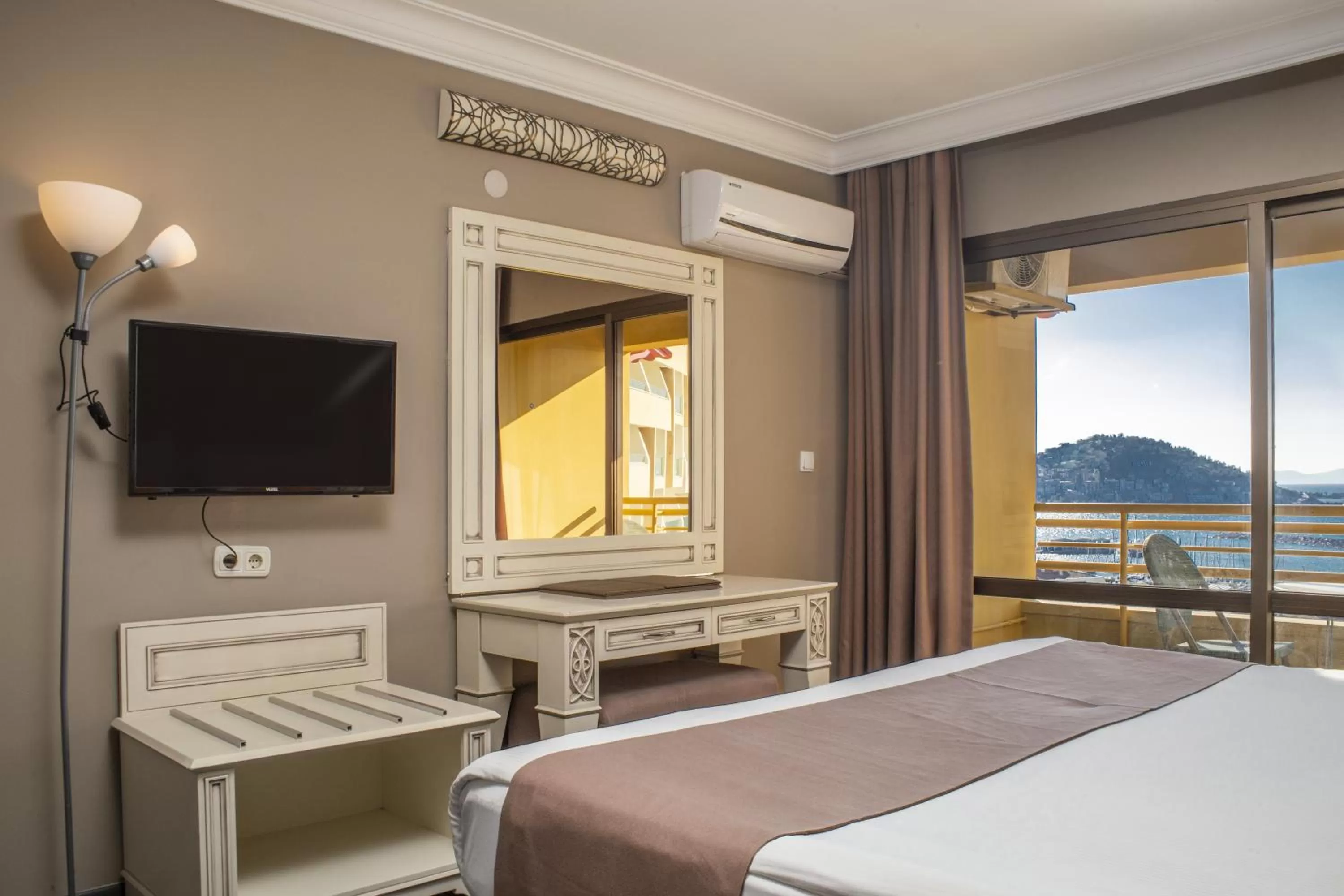 Massage, Bed in Suhan Seaport Hotel