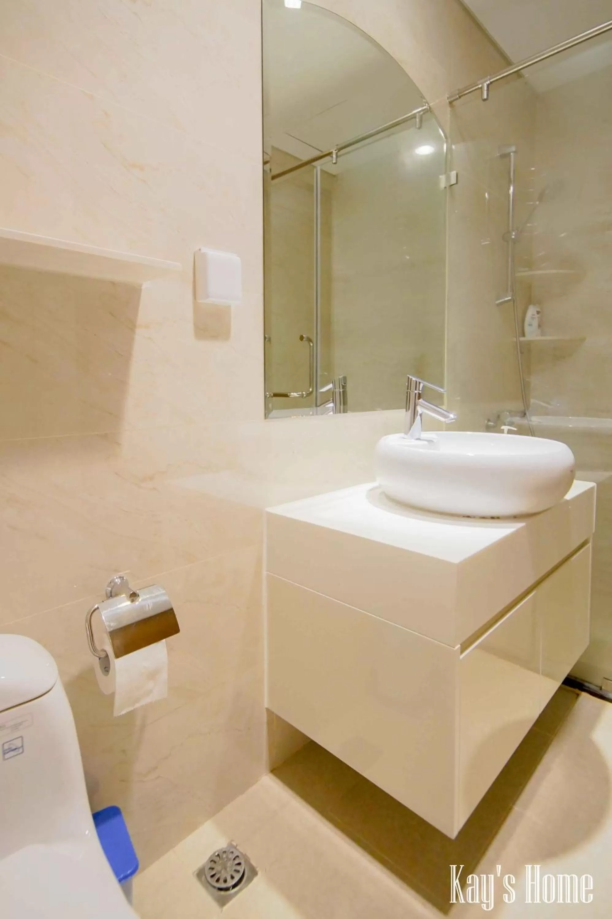 Shower, Bathroom in Vinhomes Central Park-Nice Homes