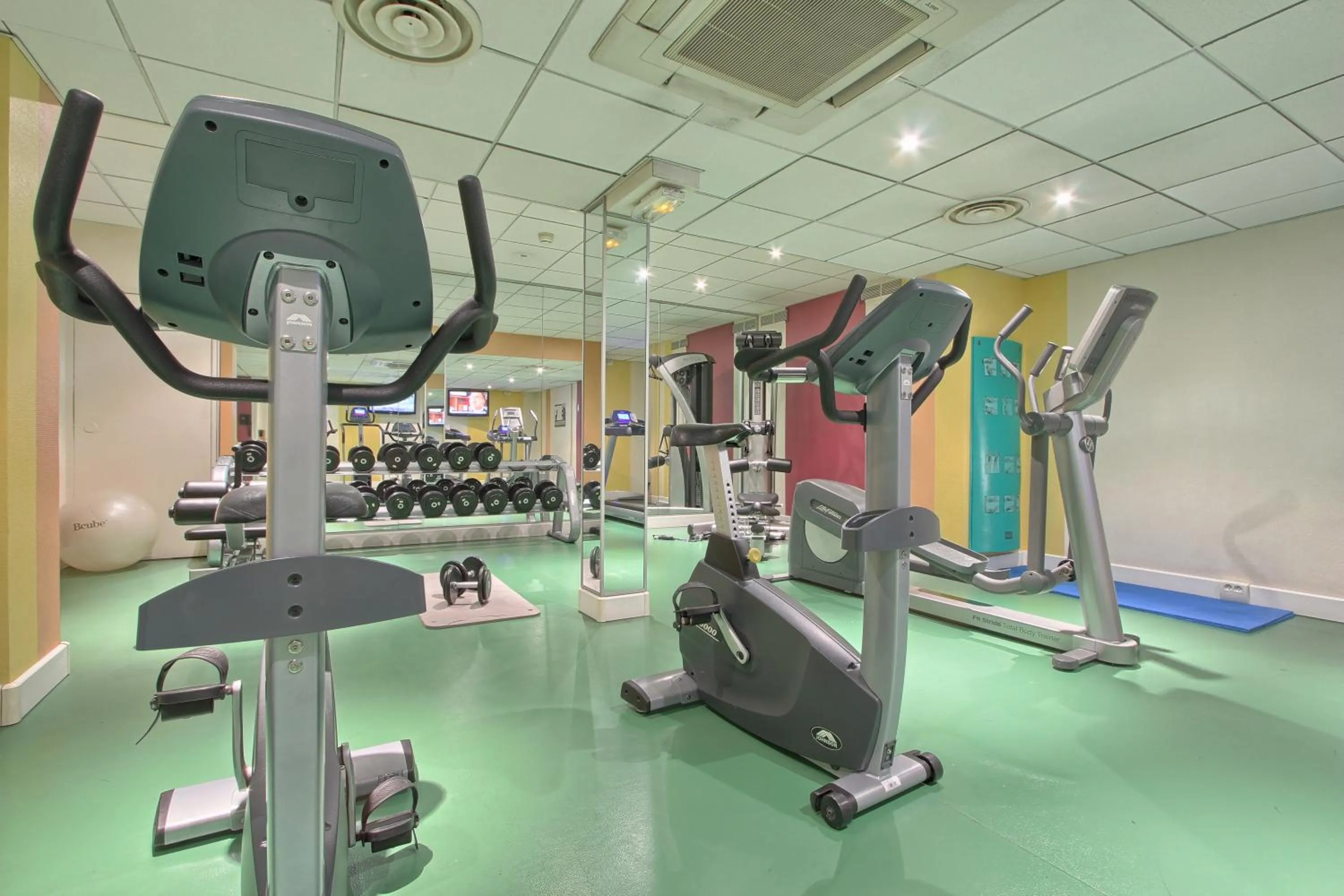 Fitness centre/facilities in Mercure Paris Velizy