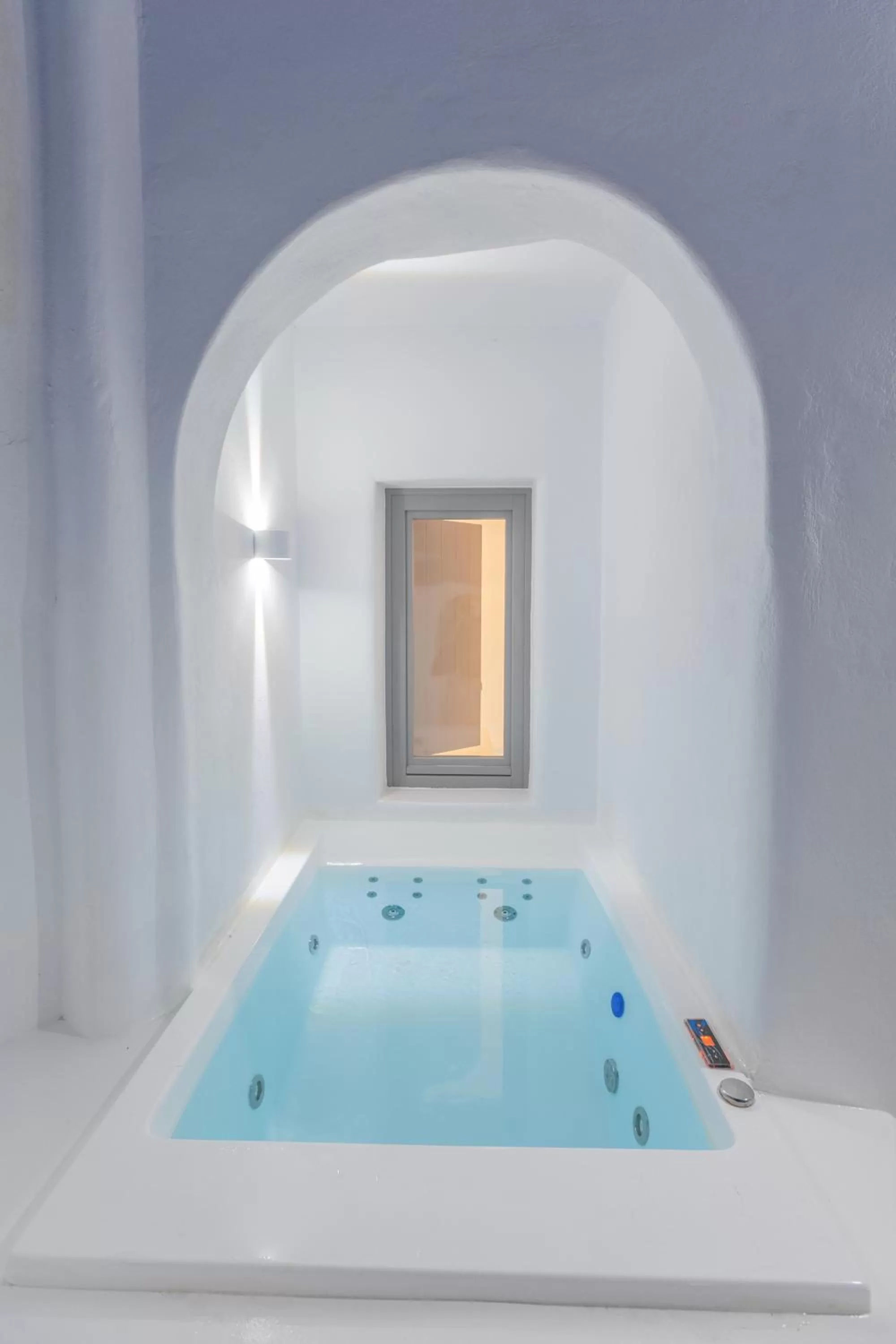 Hot Tub in Eternity Suites Santorini
