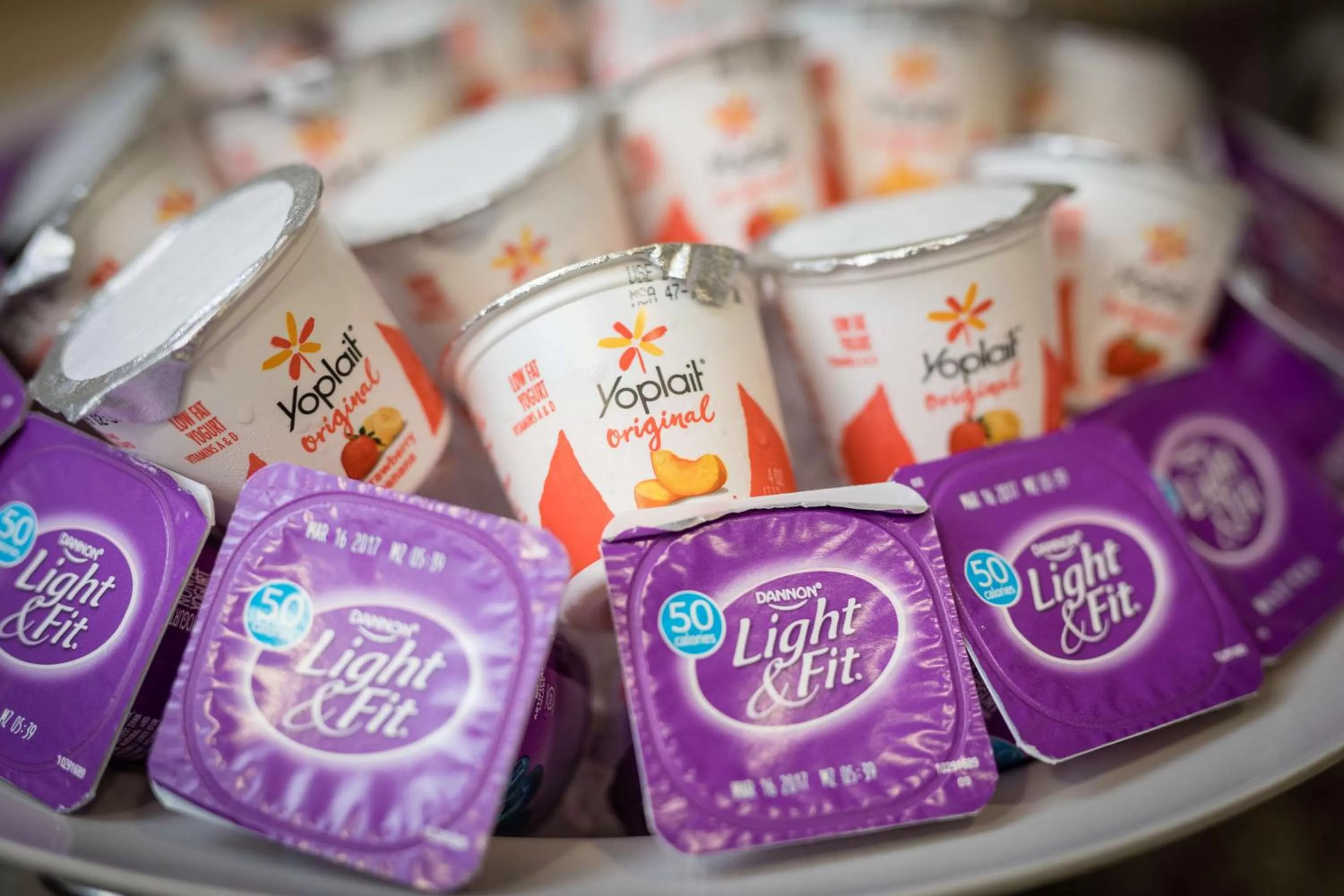 Dining area in Hampton Inn San Francisco Airport
