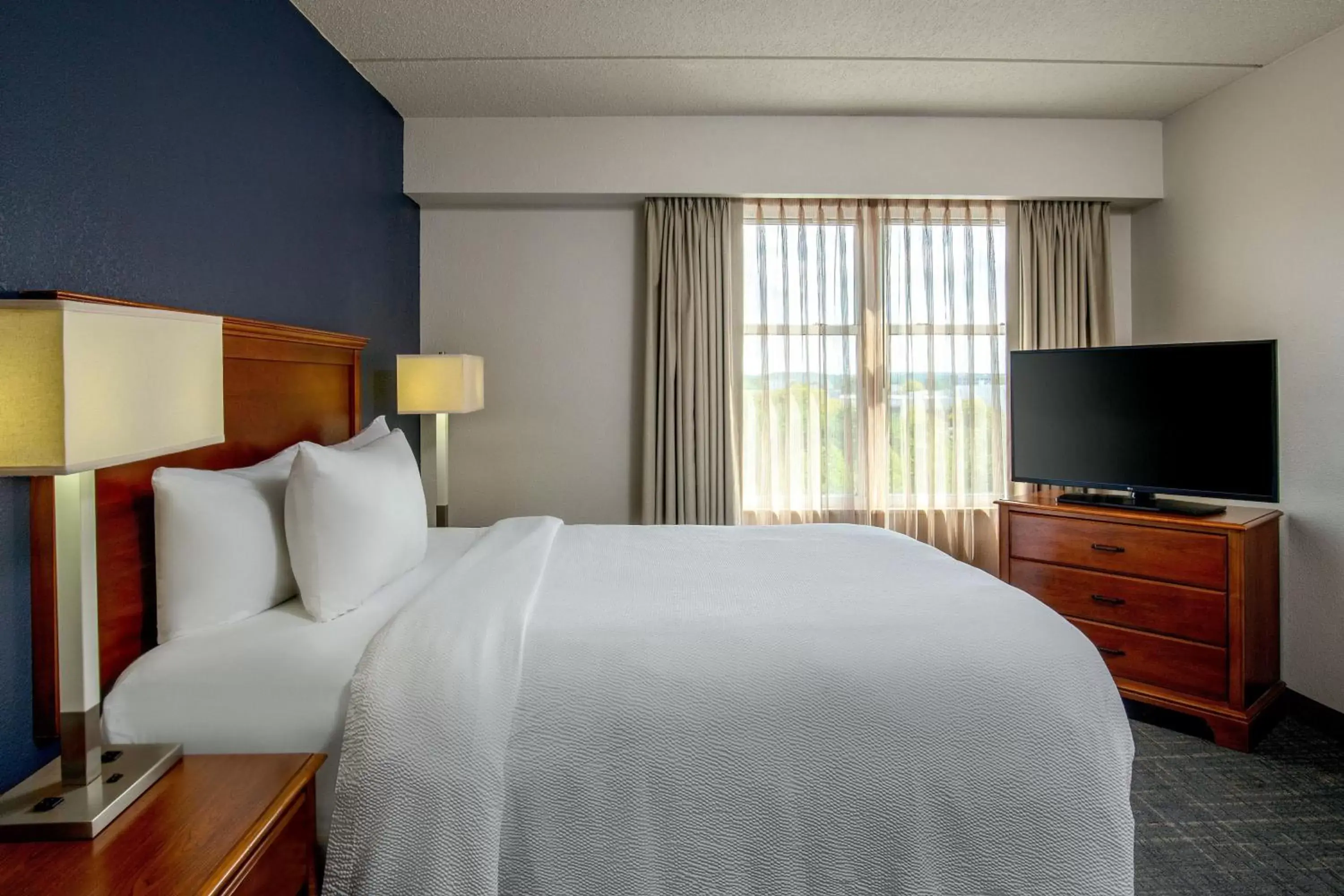 Photo of the whole room, Bed in Residence Inn by Marriott Chesapeake Greenbrier