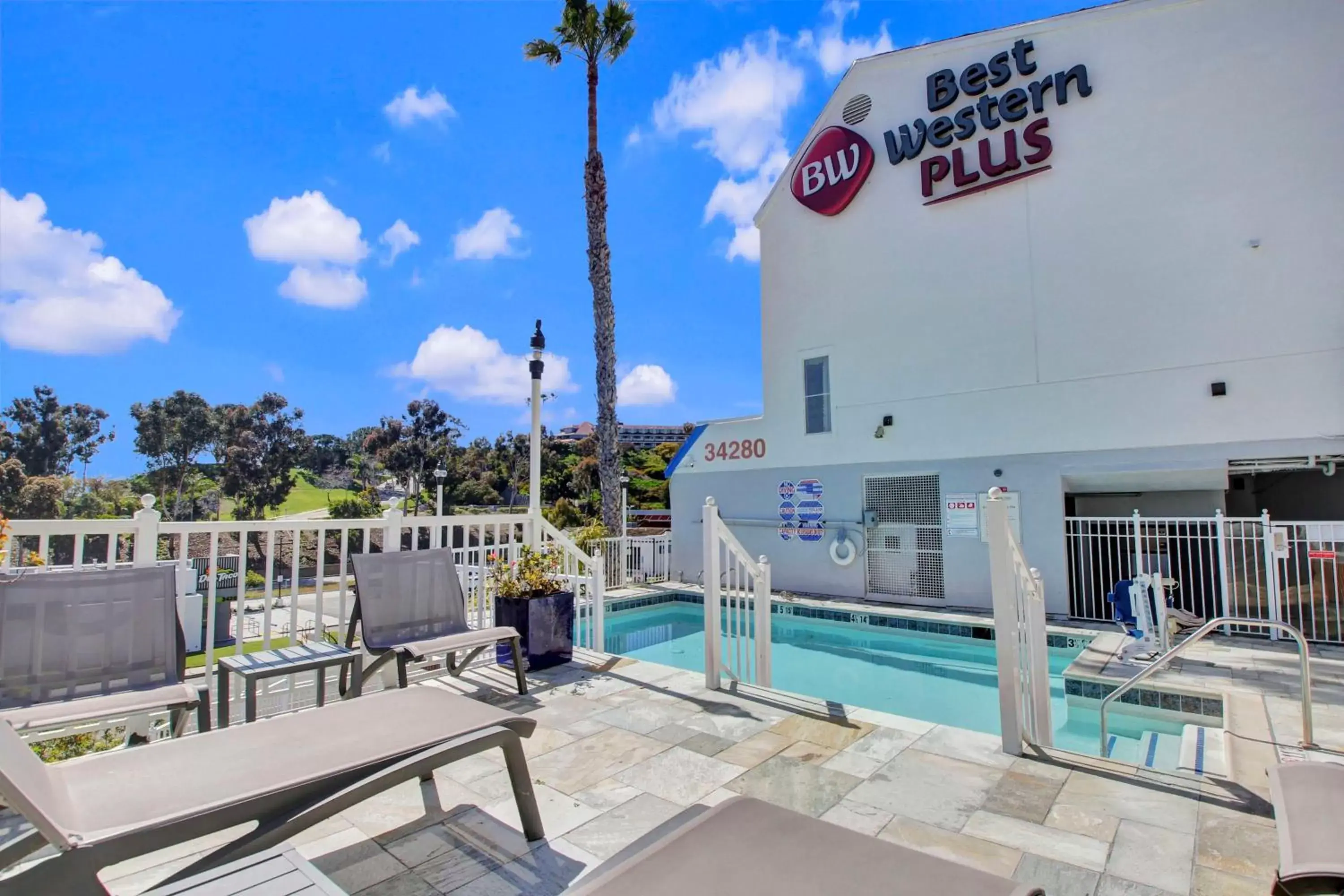 Pool view, Swimming Pool in Best Western Plus Marina Shores Hotel