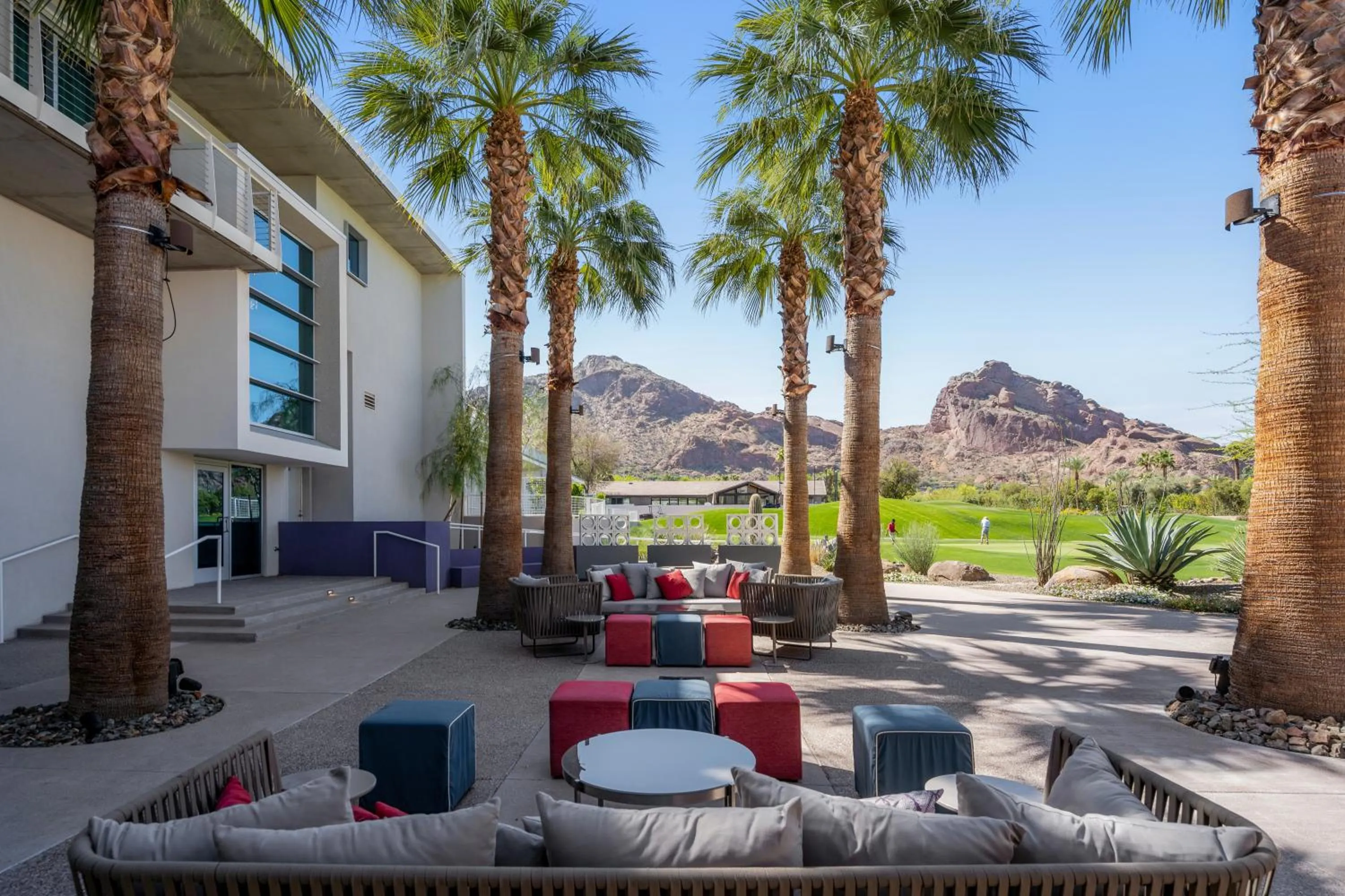 Seating area in Mountain Shadows Resort Scottsdale