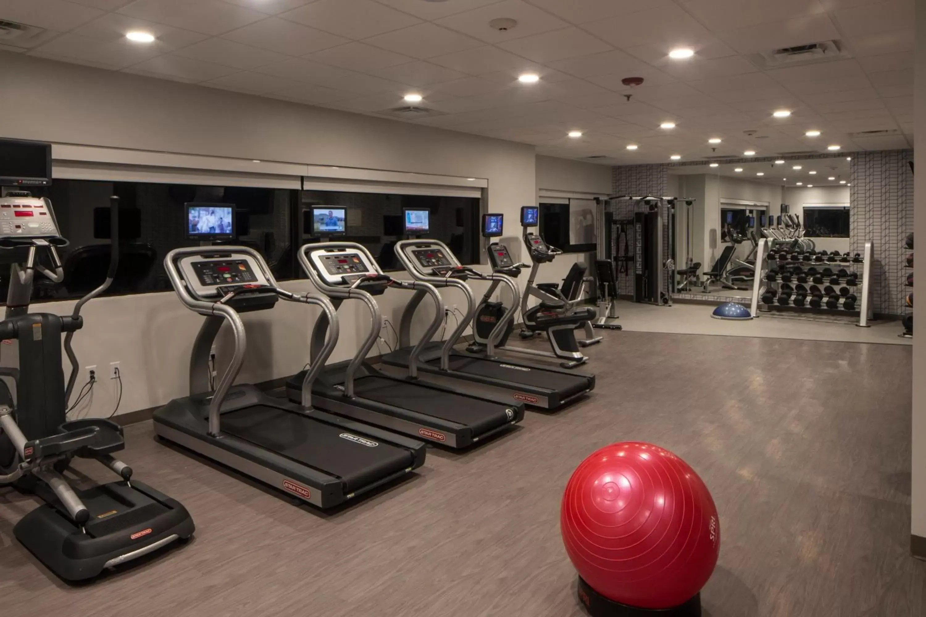 Fitness centre/facilities, Fitness Center/Facilities in Hotel Indigo Harrisburg – Hershey