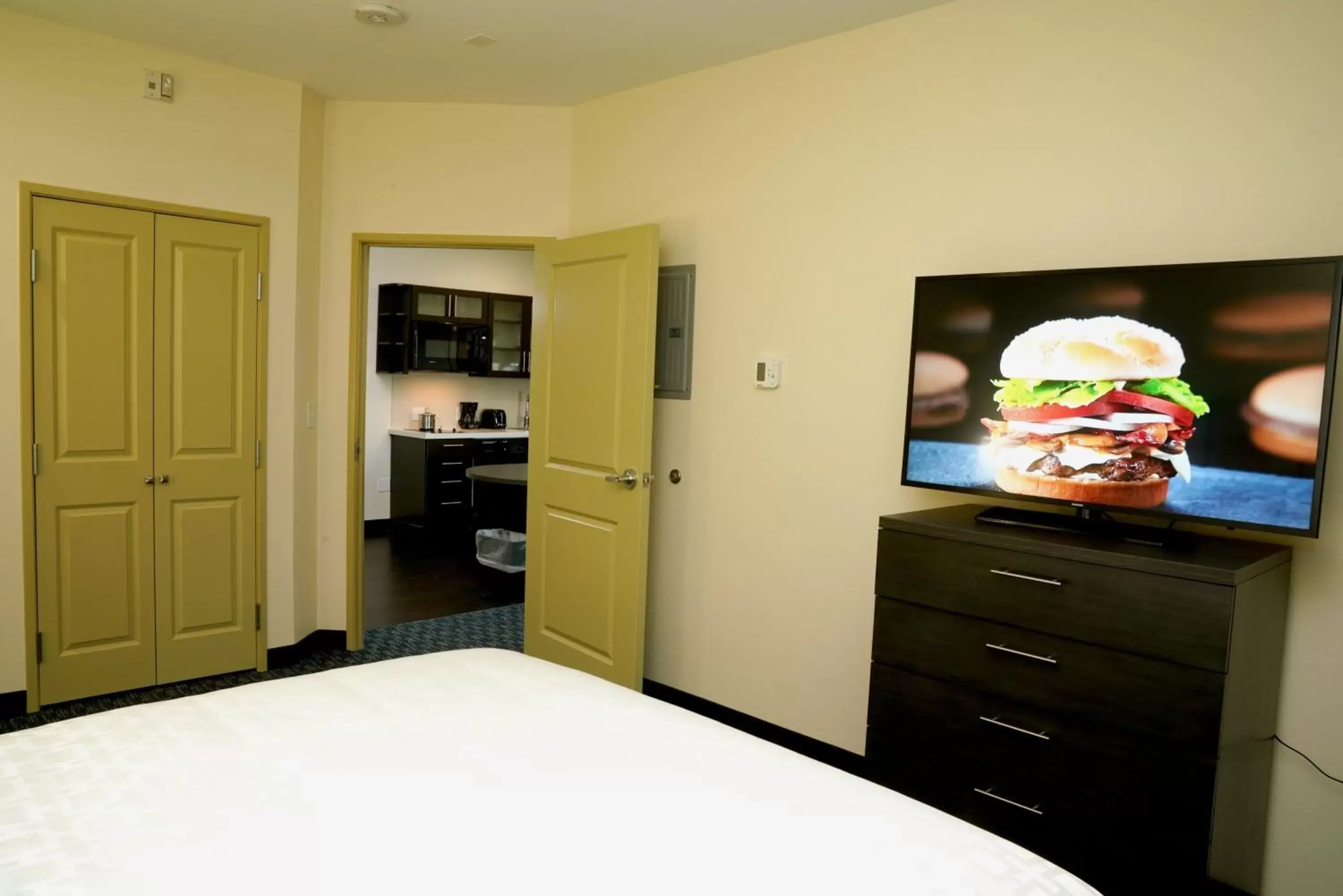 Photo of the whole room, TV/Entertainment Center in Candlewood Suites - Plano North, an IHG Hotel