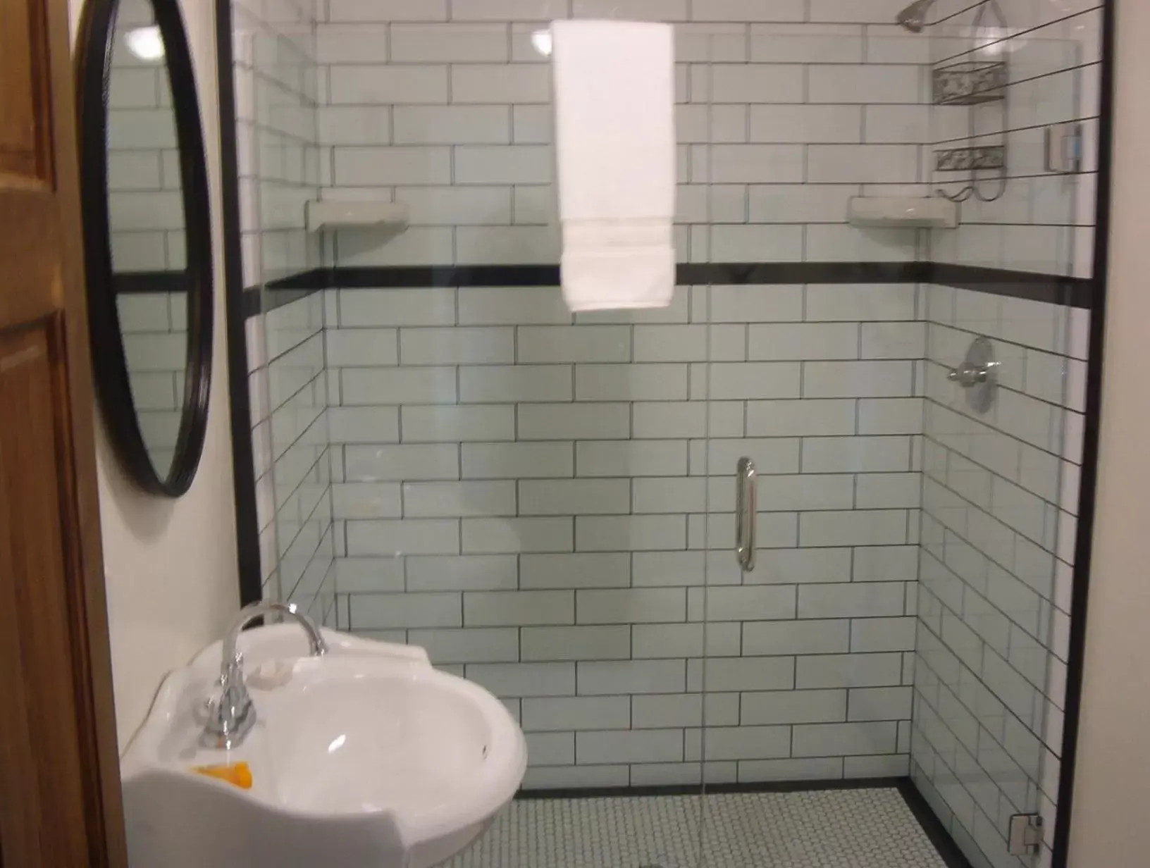 Shower, Bathroom in Jamestown Hotel