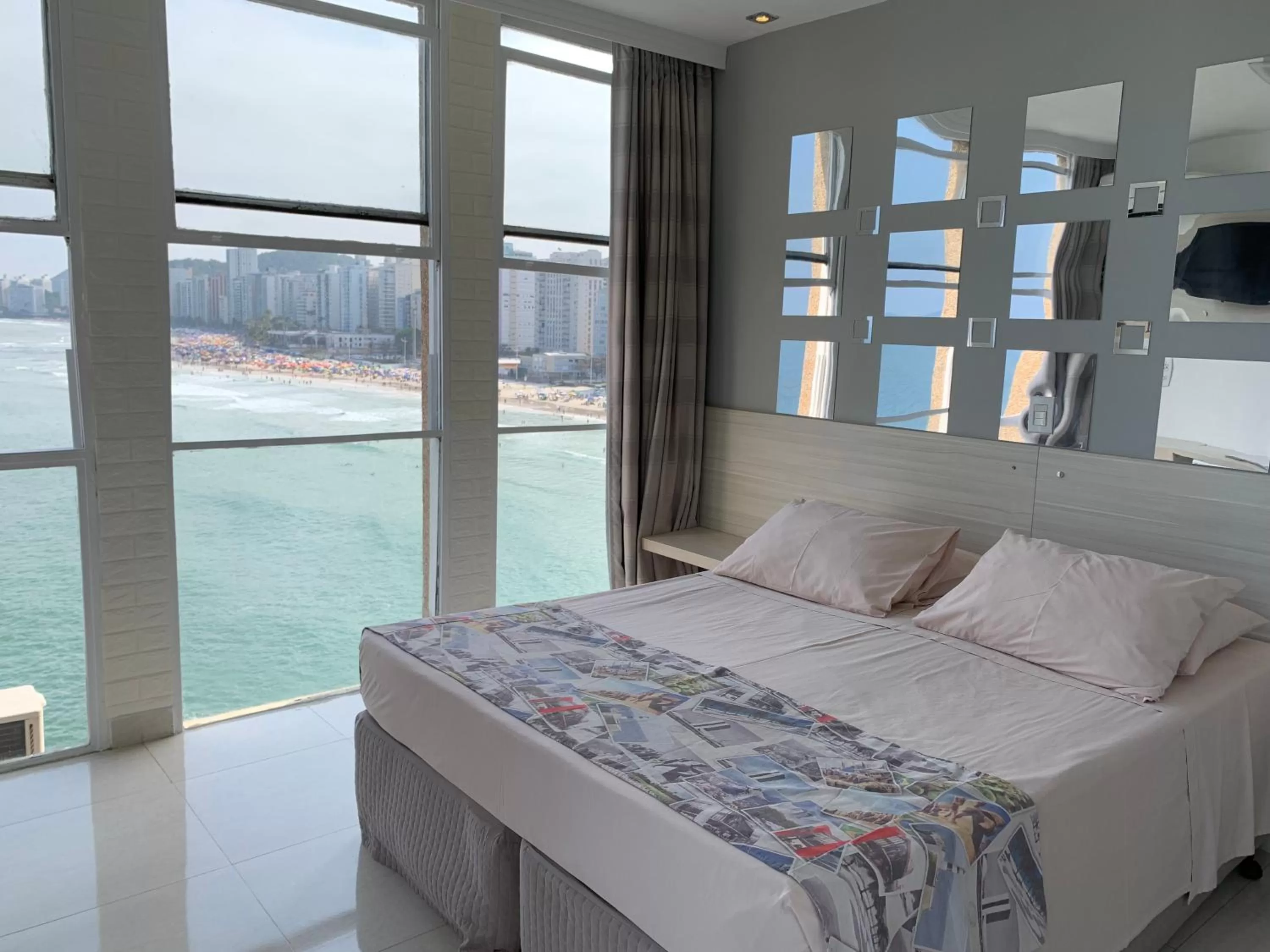 Bedroom, Bed in Grand Hotel Guarujá - A sua Melhor Experiência Beira Mar na Praia!