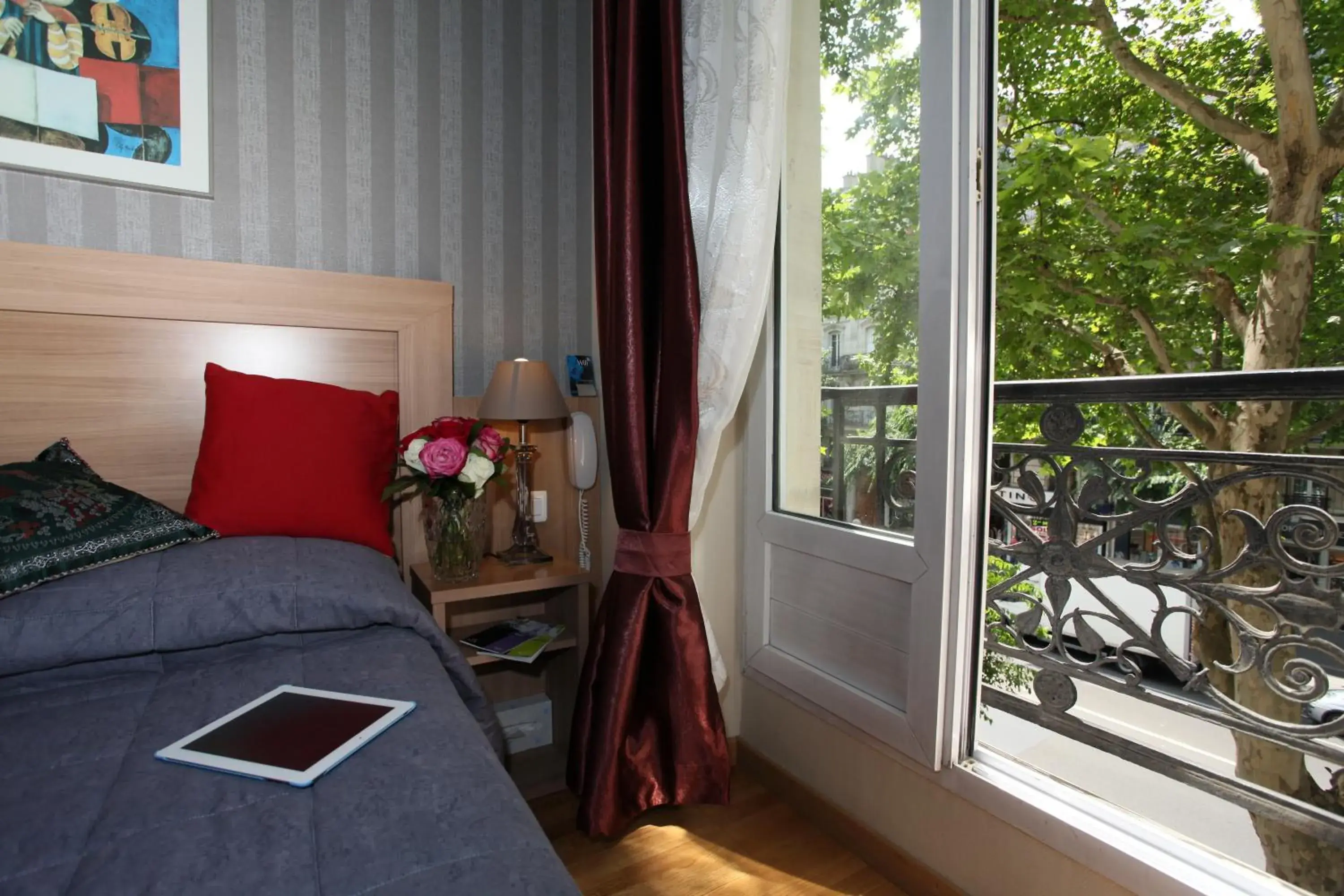 Bedroom in Hôtel Alane
