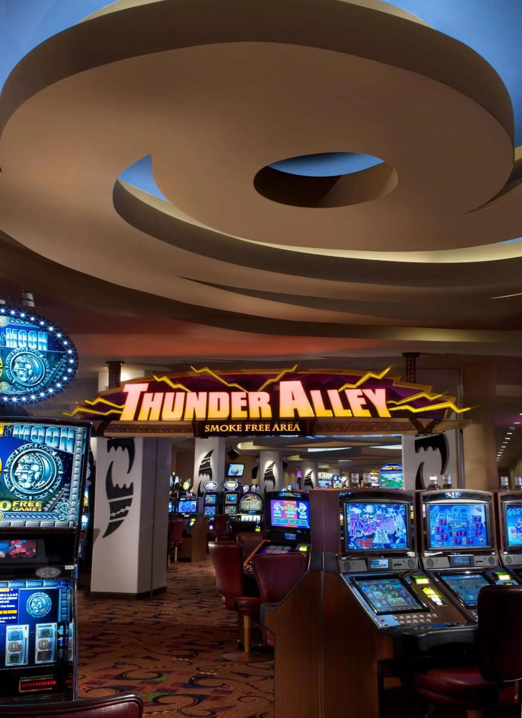 Sports, Casino in Hilton Santa Fe Buffalo Thunder