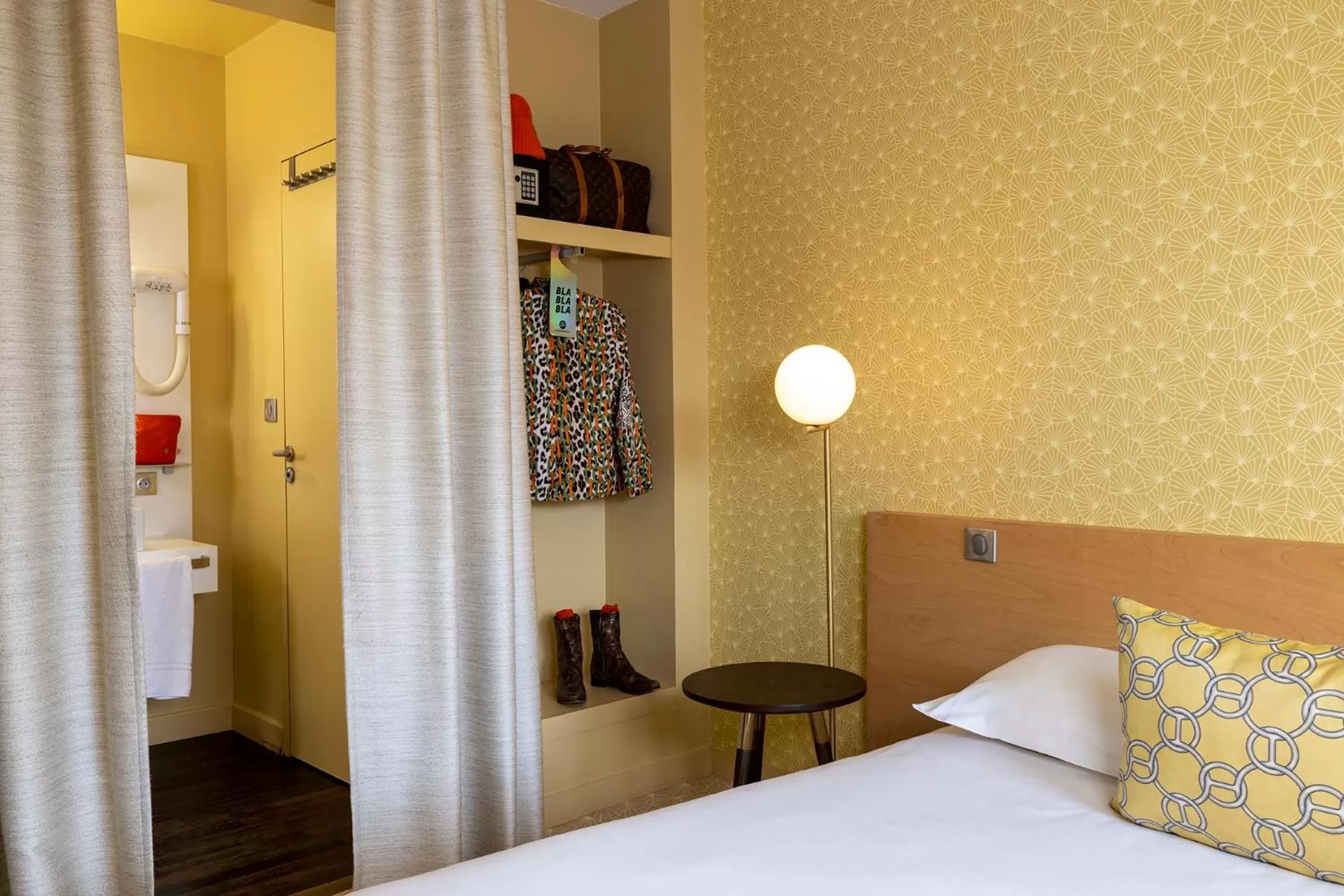 Bed in LHotel - face au château - boutique hôtel et séminaires