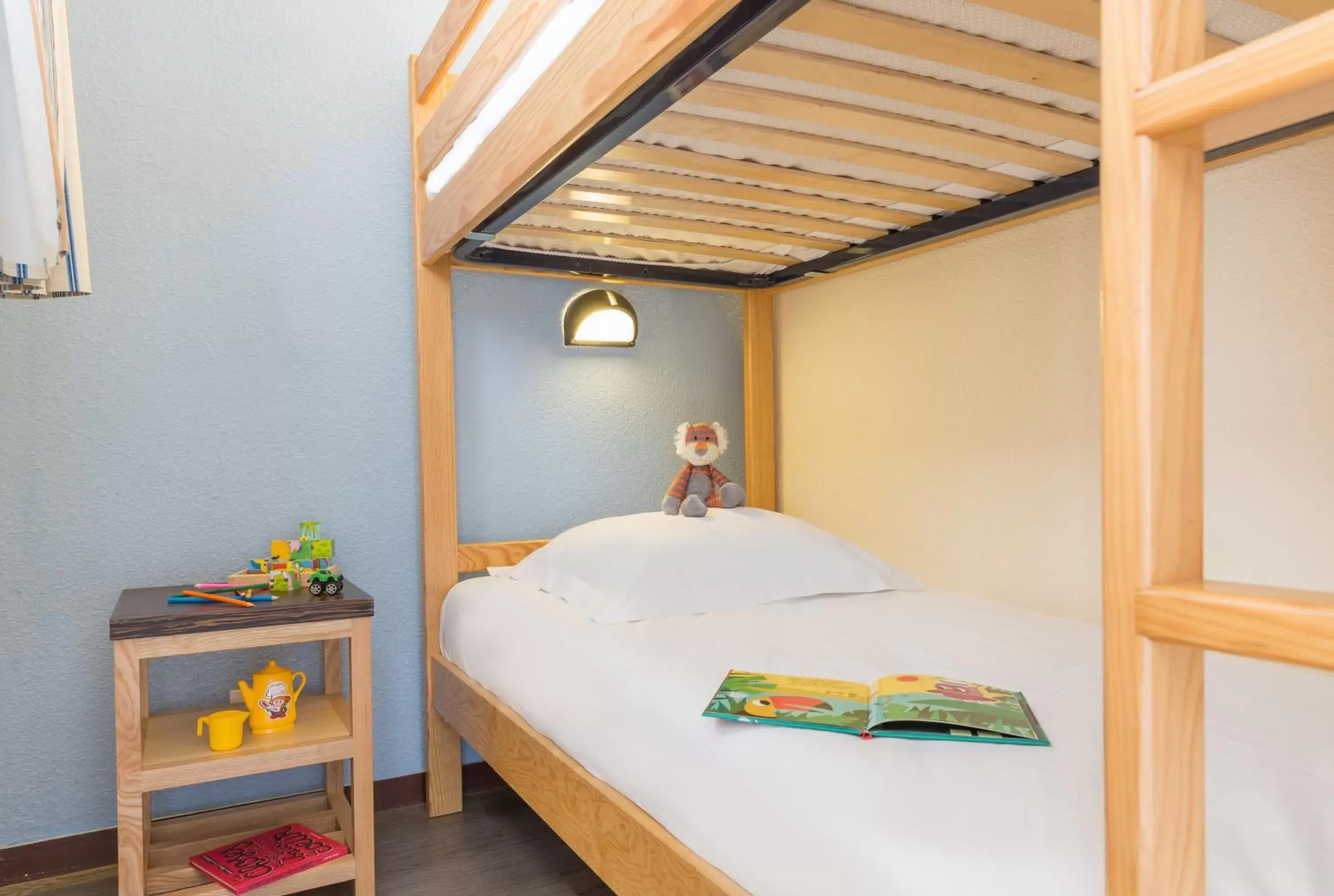 bunk bed, Bed in SOWELL RESIDENCES Le Port