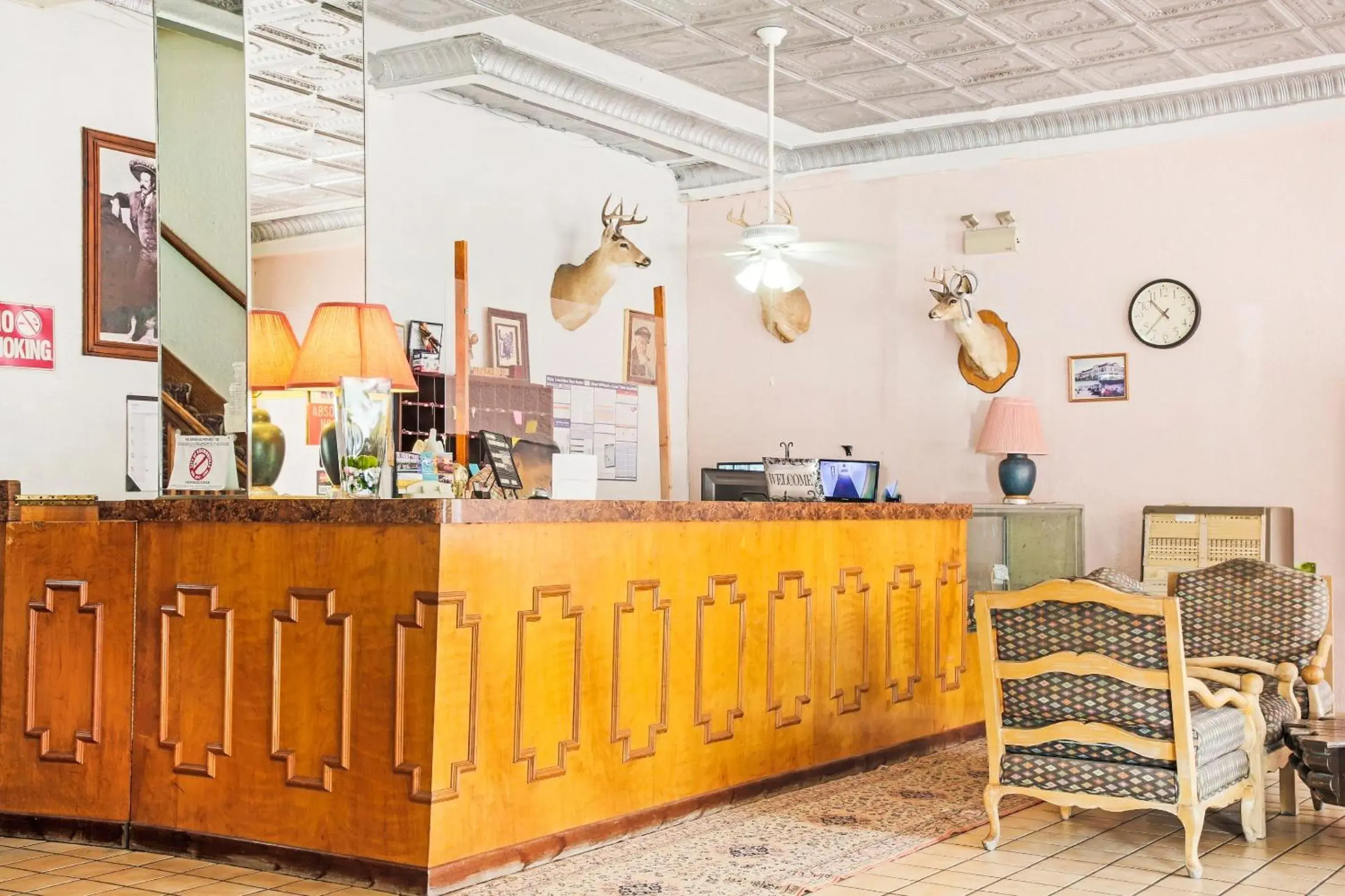 Lobby or reception in OYO Cameron Historic Hotel Brownsville I-69E