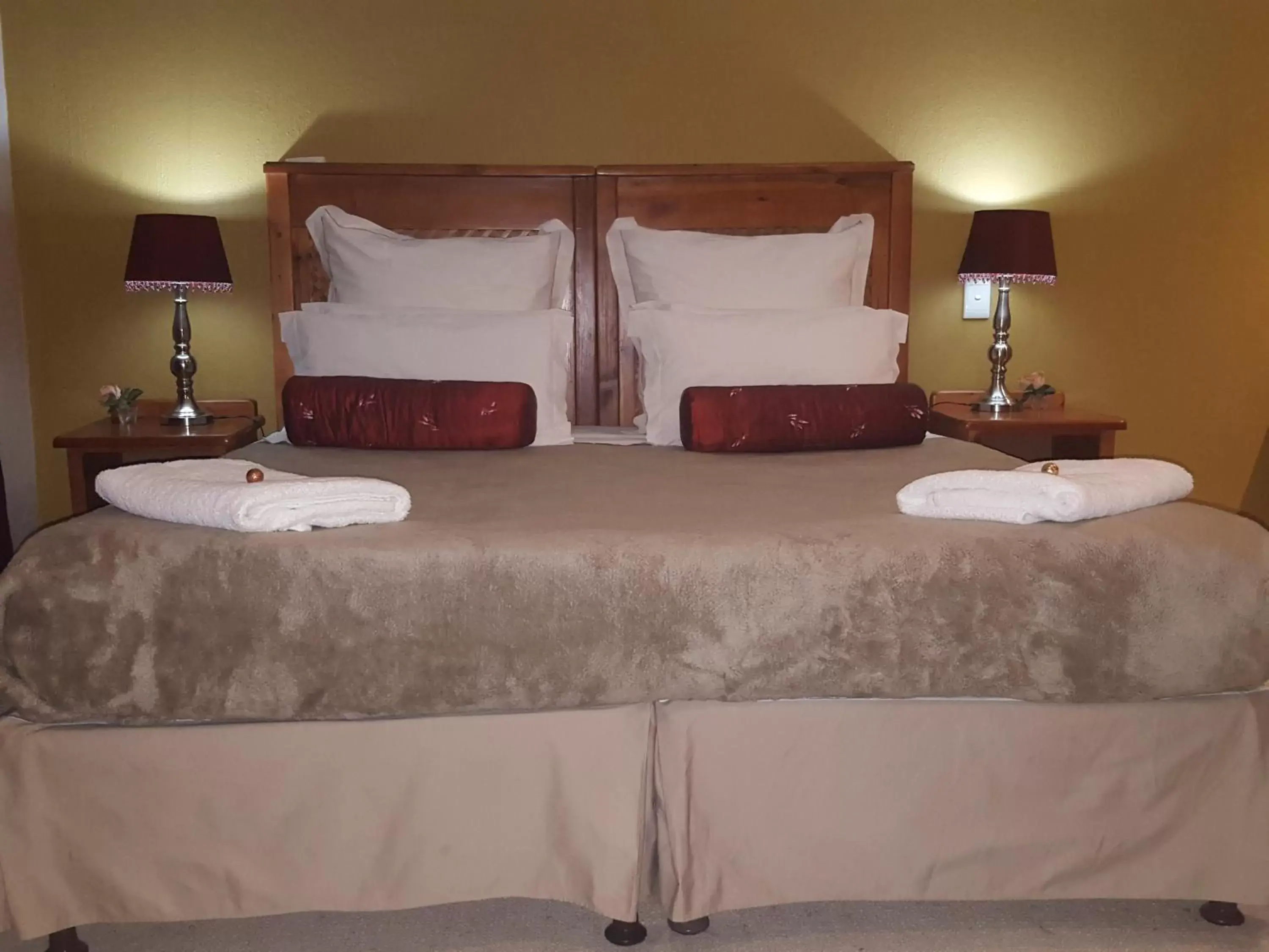 King Room with Spa Bath - single occupancy in Grace Place BnB Pretoria King Room with Spa Bath - single occupancy in Grace Place BnB Pretoria