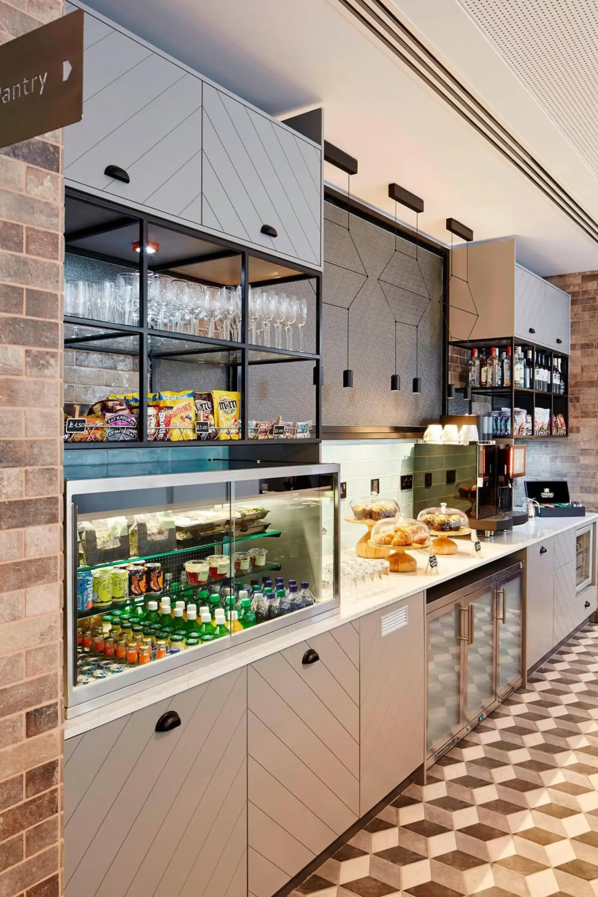 Restaurant/places to eat in Residence Inn by Marriott London Bridge