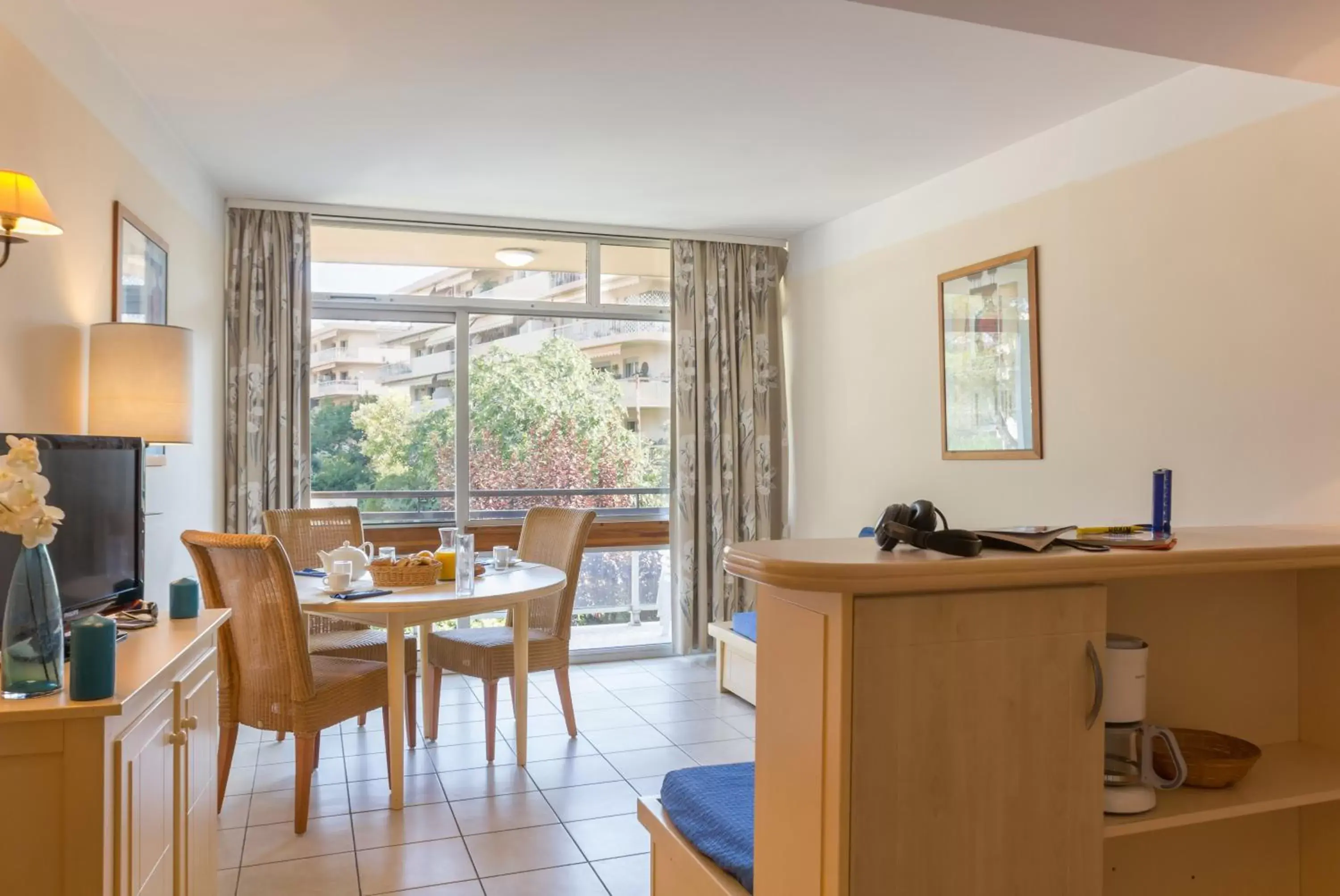 One-Bedroom Apartment with Air Conditioning (5 People) in Résidence Pierre & Vacances Heliotel Marine One-Bedroom Apartment with Air Conditioning (5 People) in Résidence Pierre & Vacances Heliotel Marine