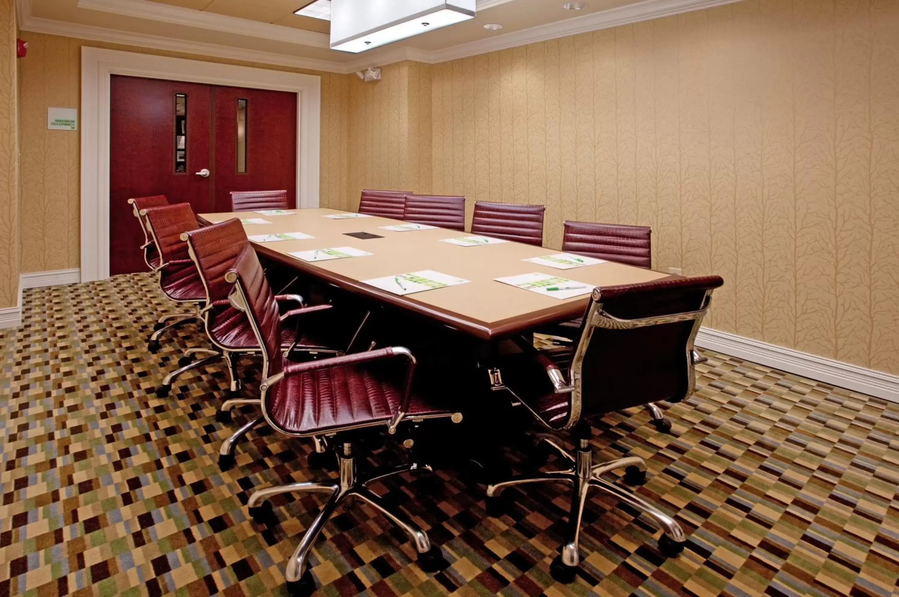 Meeting/conference room in Holiday Inn Anderson, an IHG Hotel