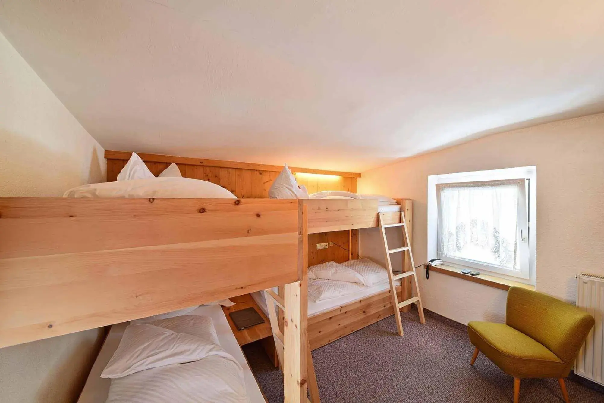 Bedroom, Bunk Bed in Alpin Garni die kleine Post