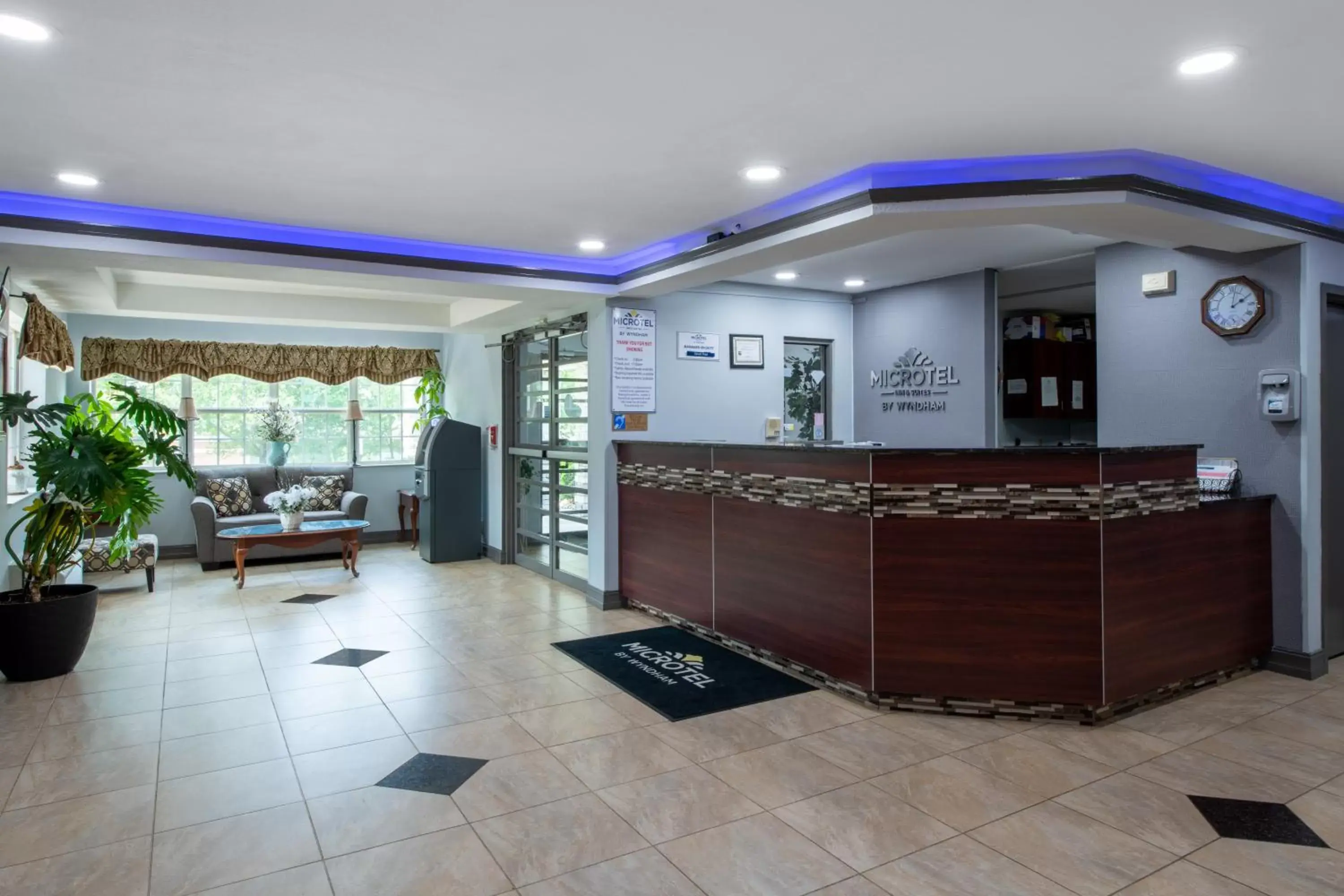 Lobby or reception in Microtel Inn by Wyndham Spartanburg Duncan Lobby or reception in Microtel Inn by Wyndham Spartanburg Duncan