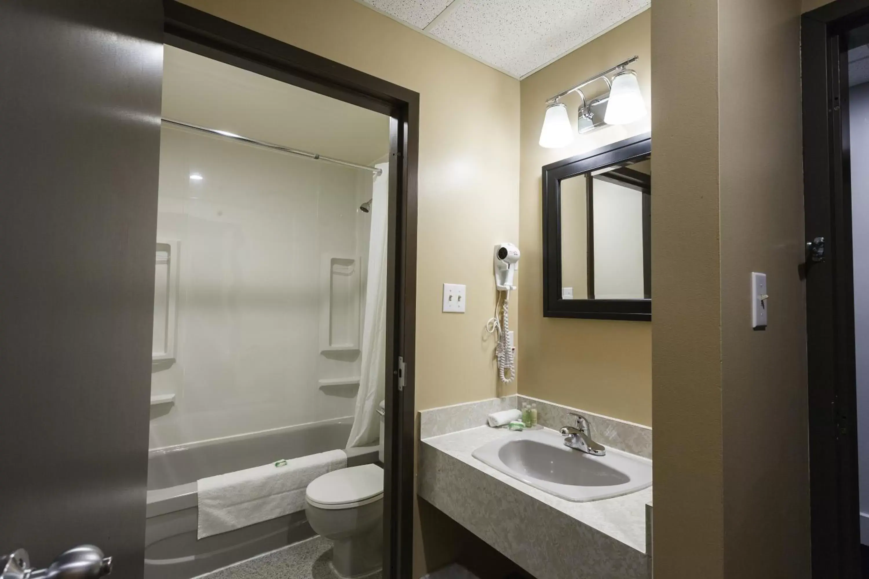 Bathroom in Frantz Inn