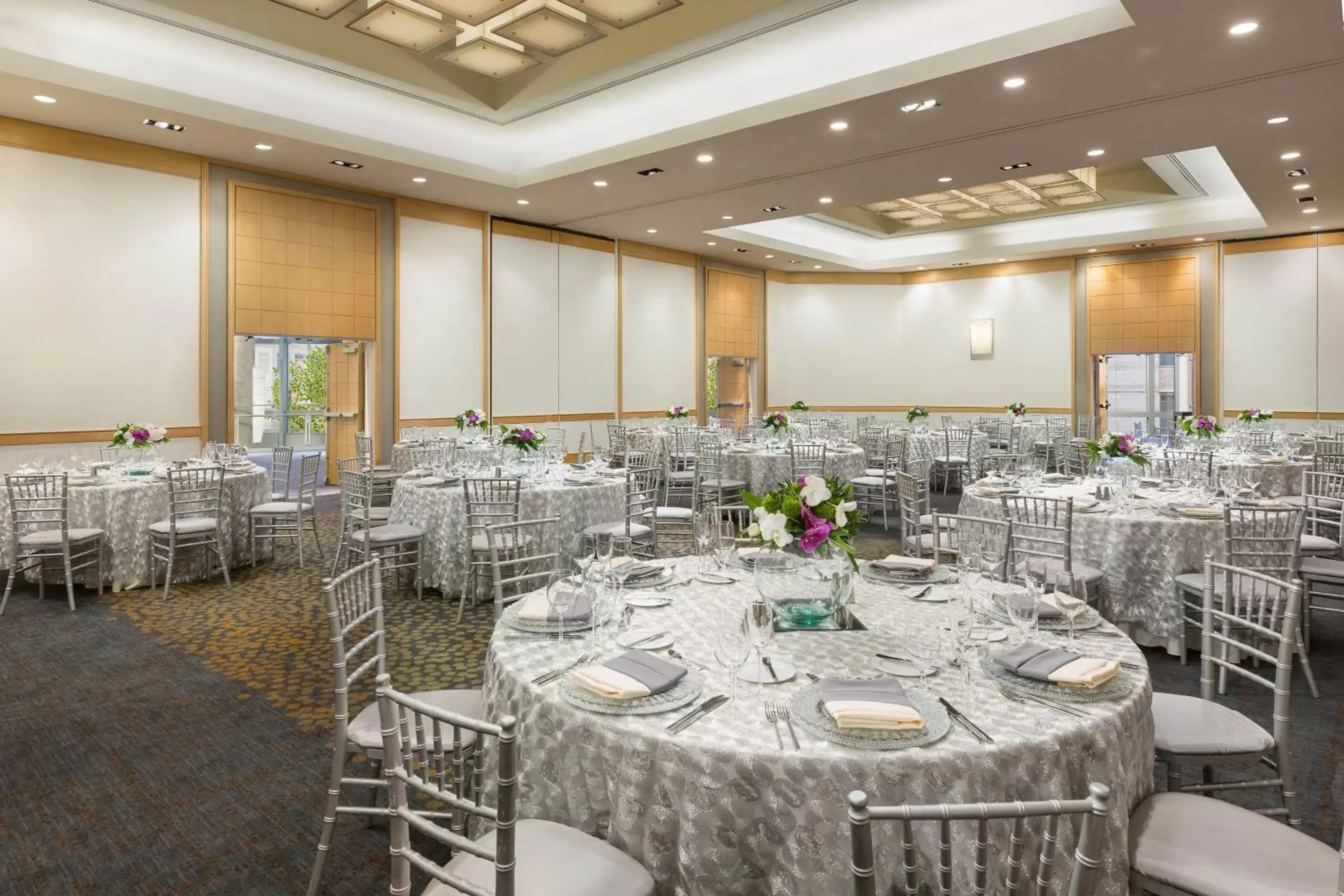 Meeting/conference room, Restaurant/Places to Eat in The Westin Arlington