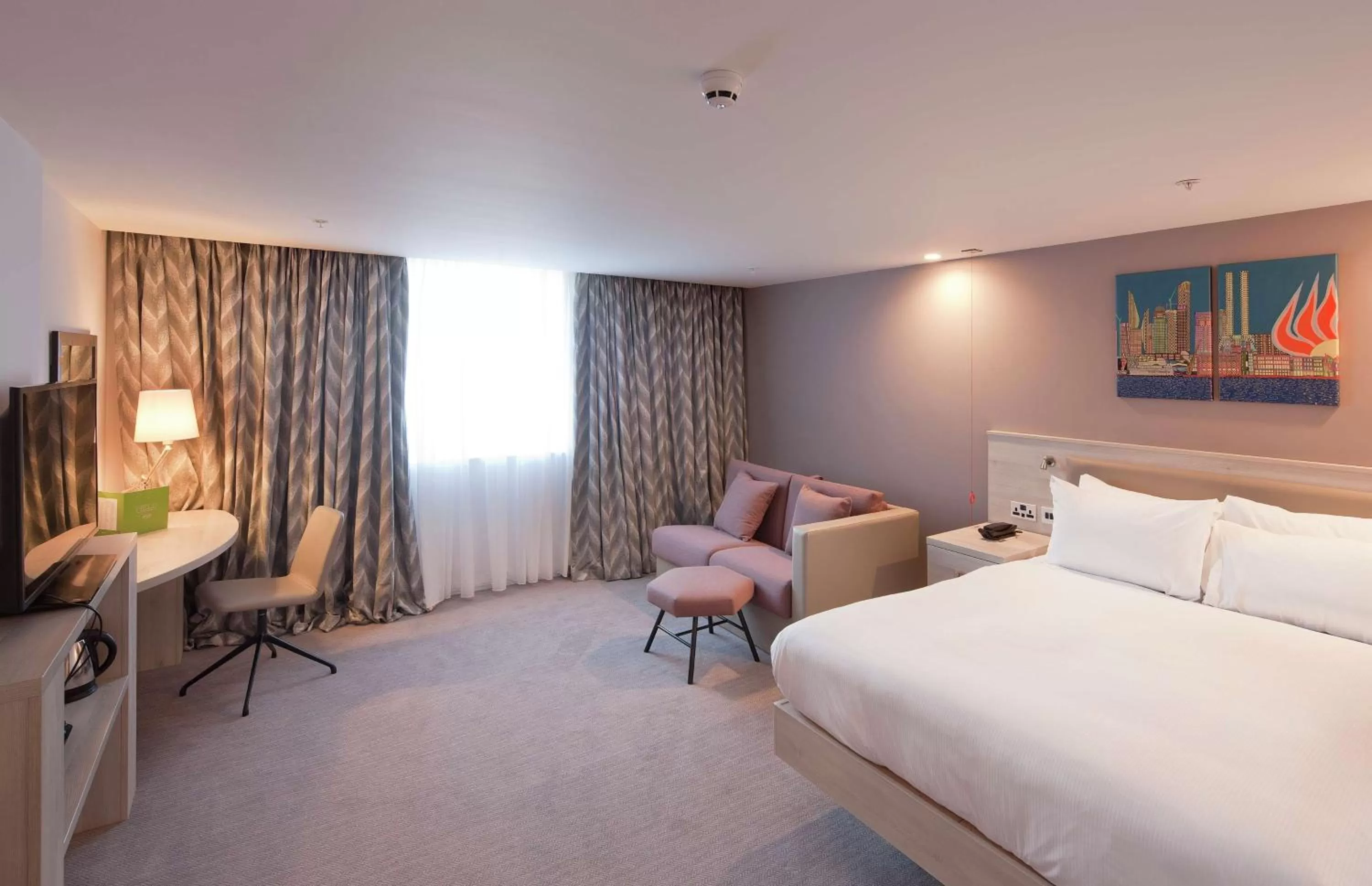 Bedroom, Bed in Hampton By Hilton Leeds City Centre