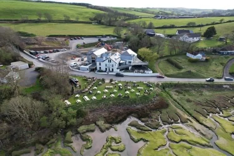 Bird's eye view, Bird's-eye View in The Teifi Waterside Hotel
